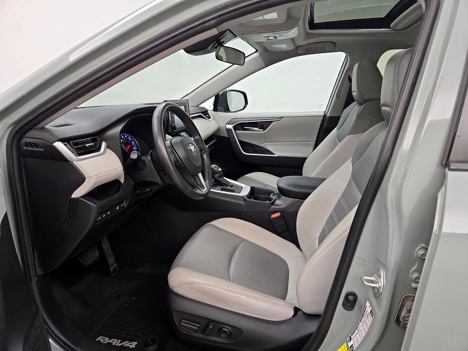 Thumbnail: 2019 Toyota RAV4 - 11