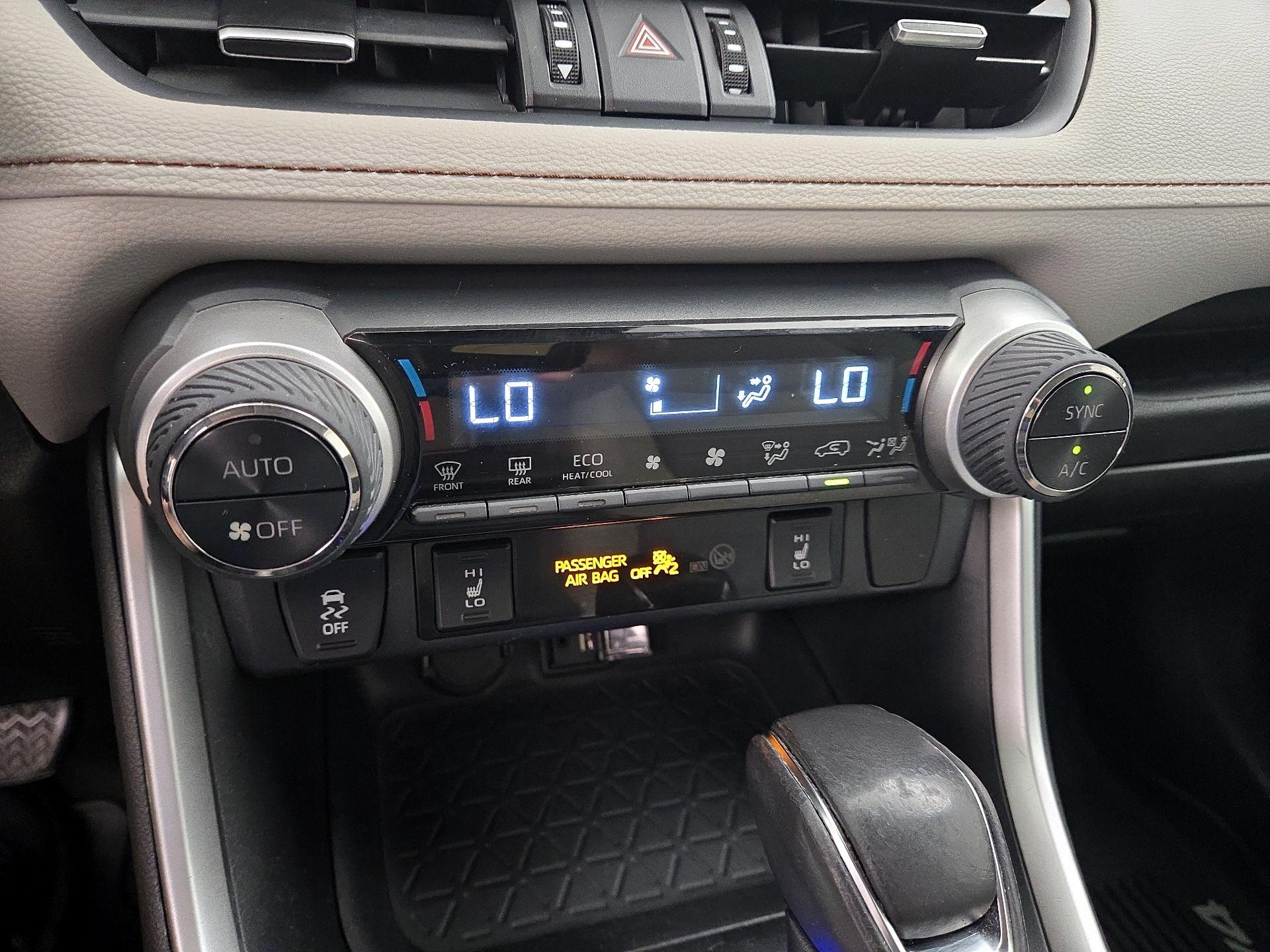 Thumbnail: 2019 Toyota RAV4 - 16
