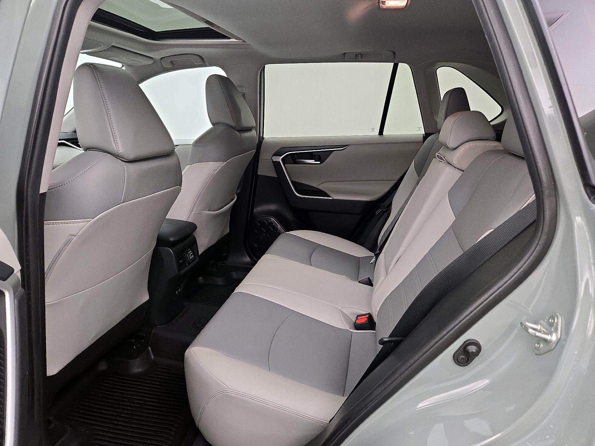 Thumbnail: 2019 Toyota RAV4 - 20