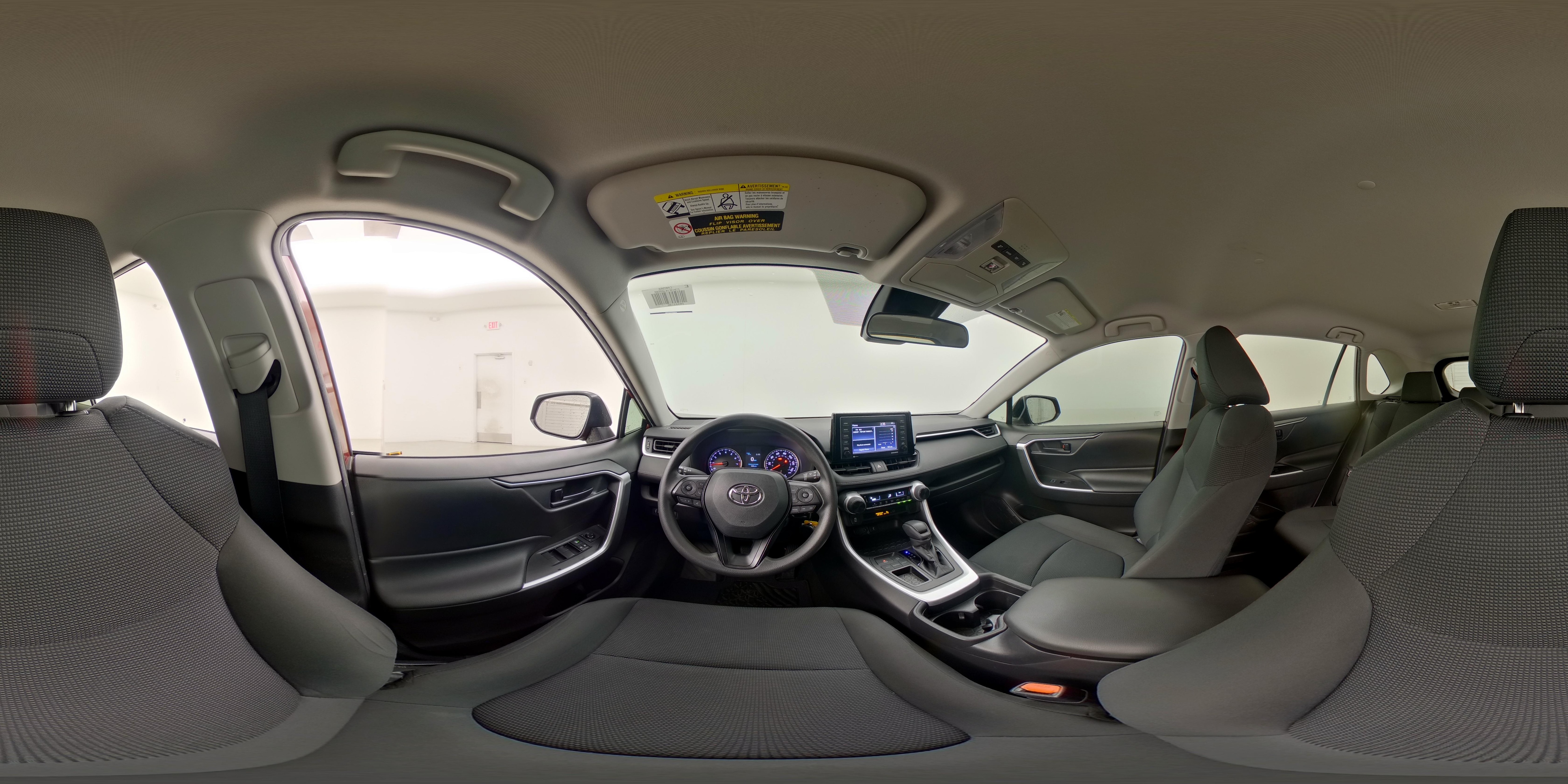 2020 Toyota RAV4 LE - Photo 26