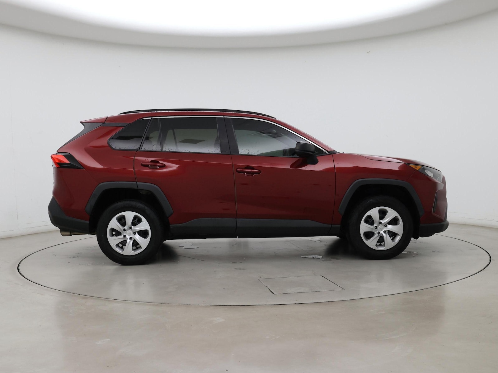 2020 Toyota RAV4 LE - Photo 8