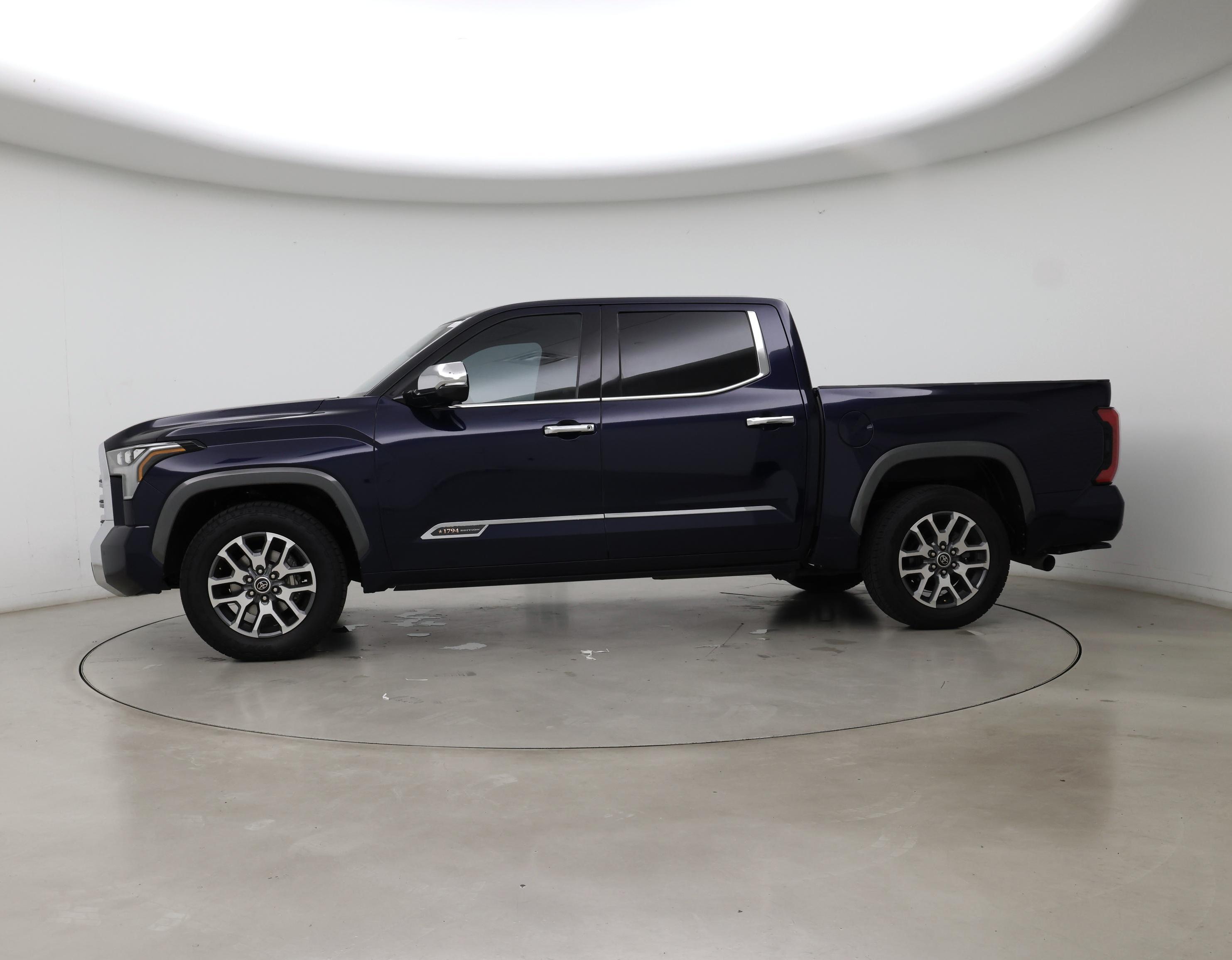Thumbnail: 2022 Toyota Tundra - 3