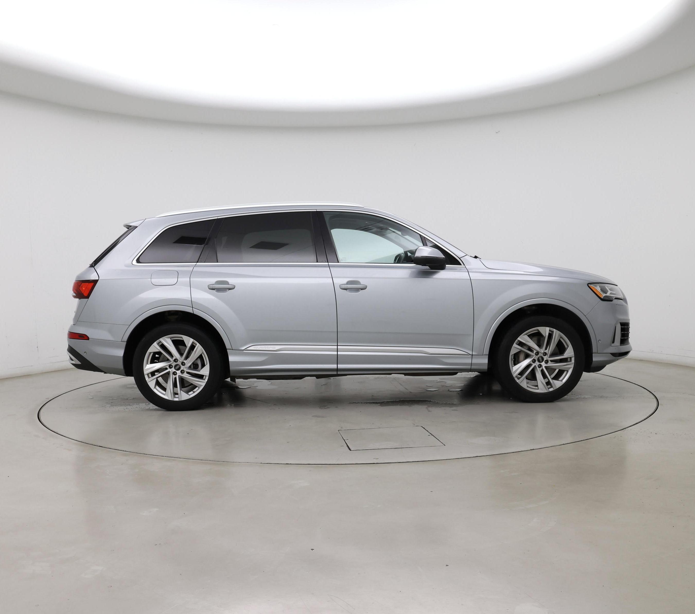 Thumbnail: 2023 Audi Q7 - 7