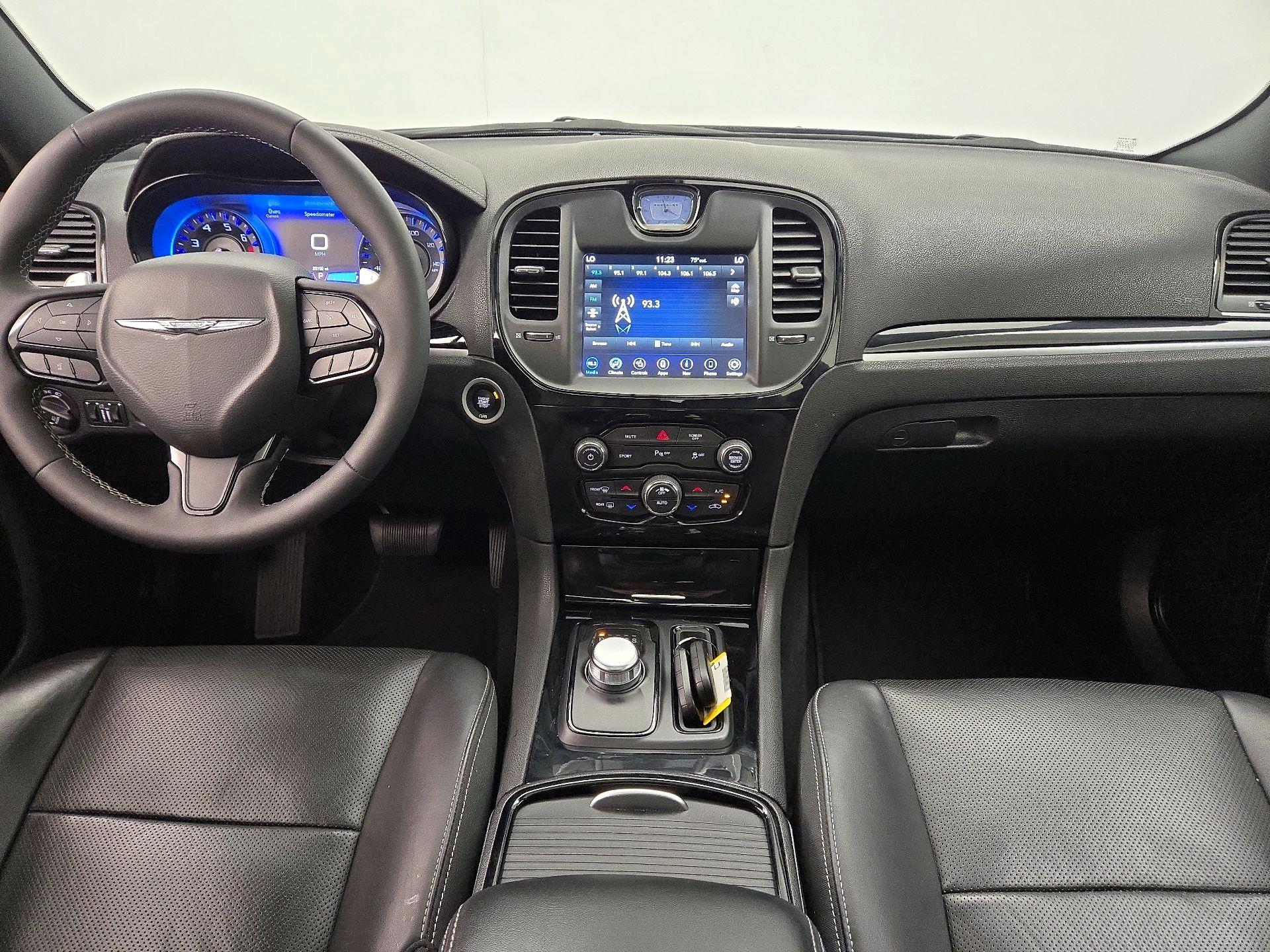 Thumbnail: 2023 Chrysler 300 - 9