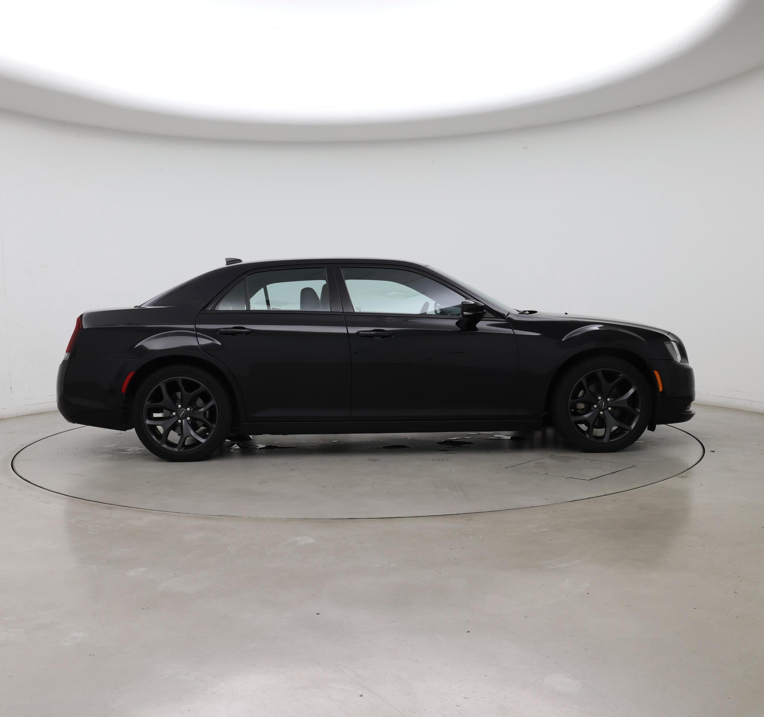 Thumbnail: 2023 Chrysler 300 - 7