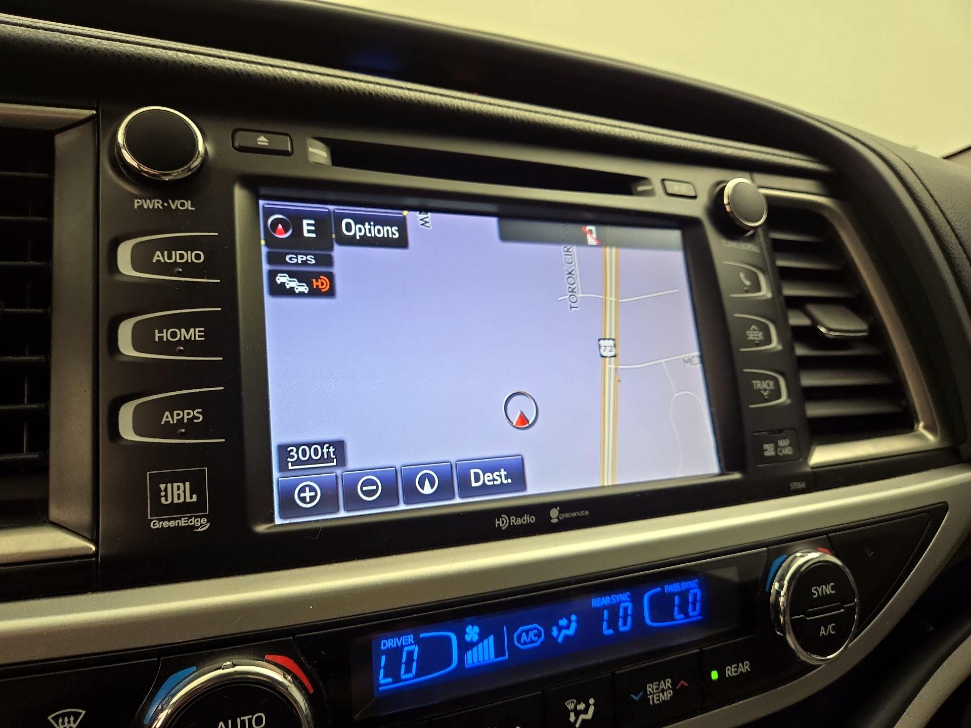 Thumbnail: 2014 Toyota Highlander - 14
