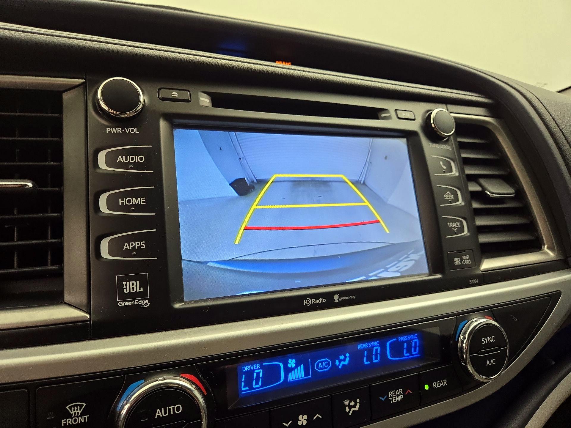 Thumbnail: 2014 Toyota Highlander - 15