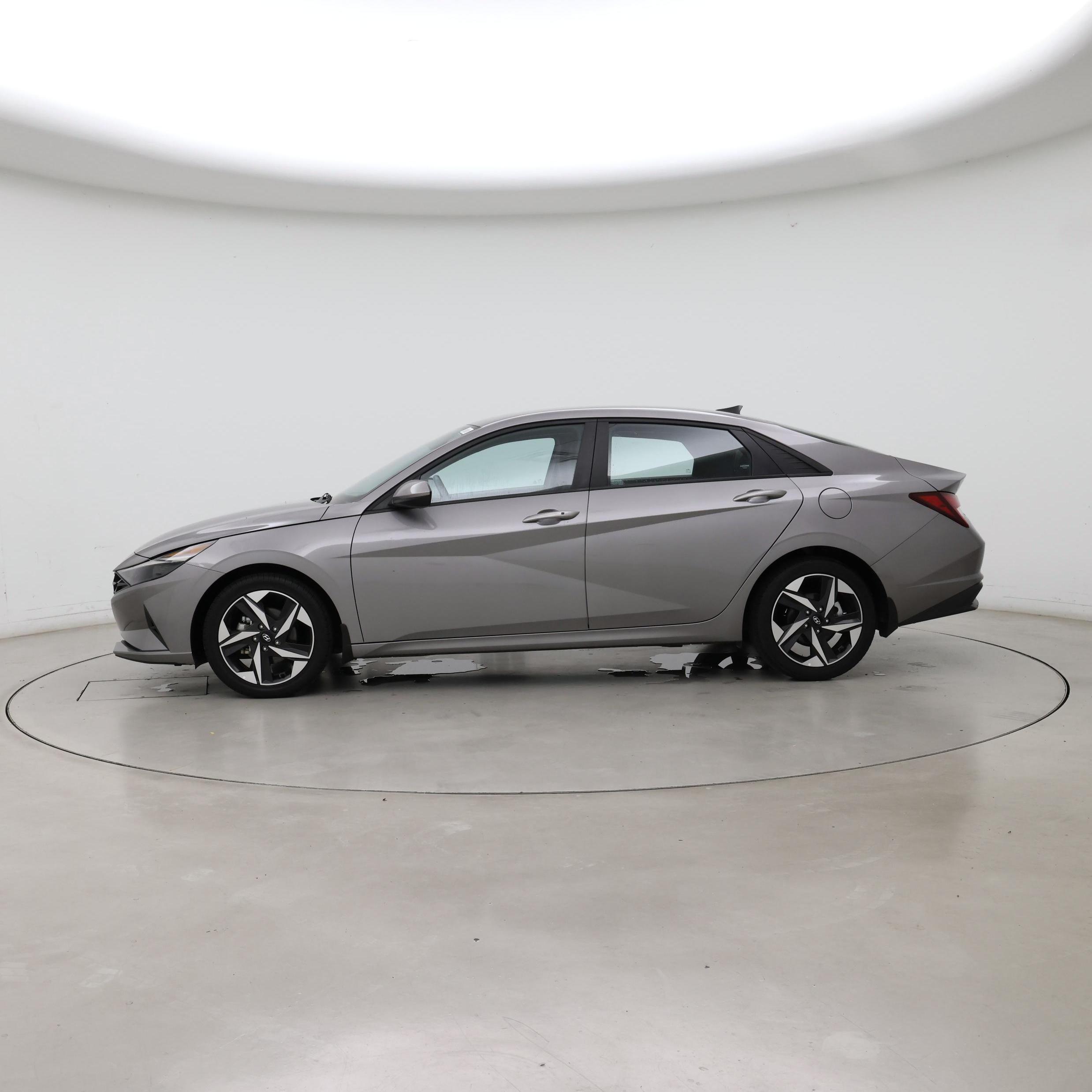 Thumbnail: 2023 Hyundai Elantra - 3