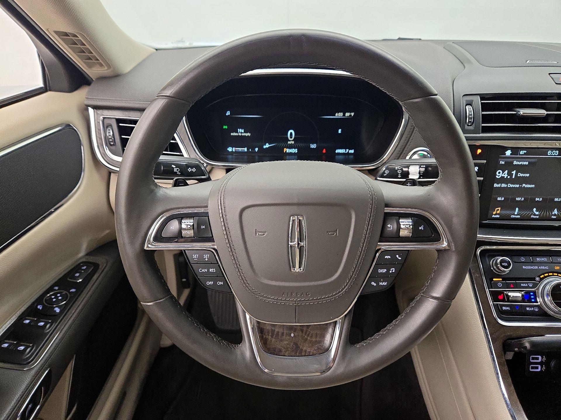 Thumbnail: 2017 Lincoln Continental - 10