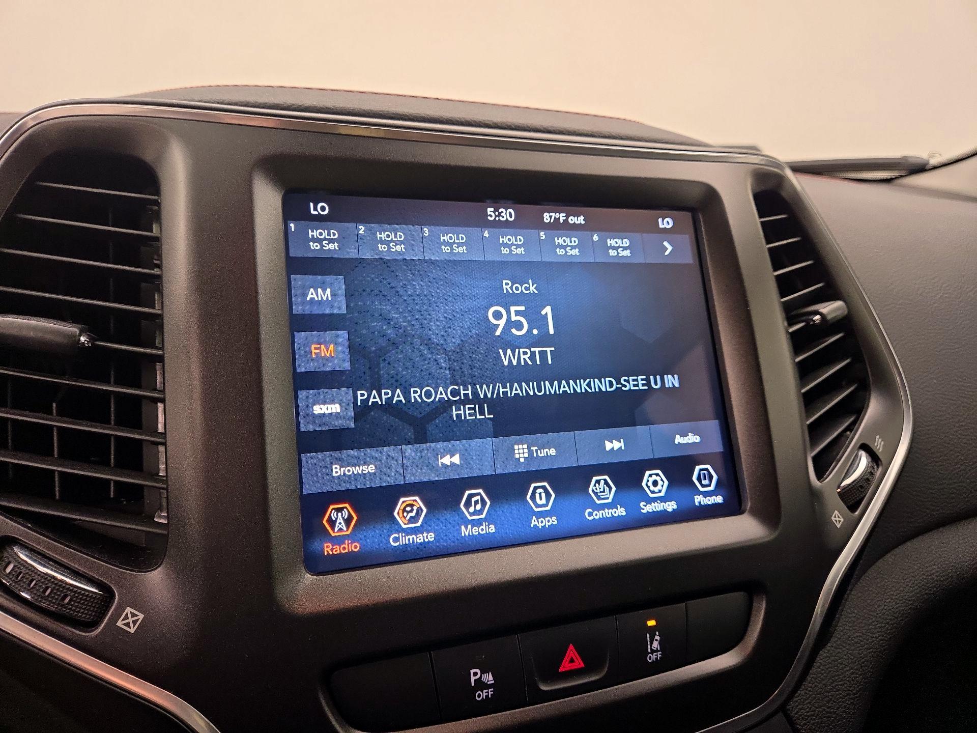 Thumbnail: 2021 Jeep Cherokee - 15