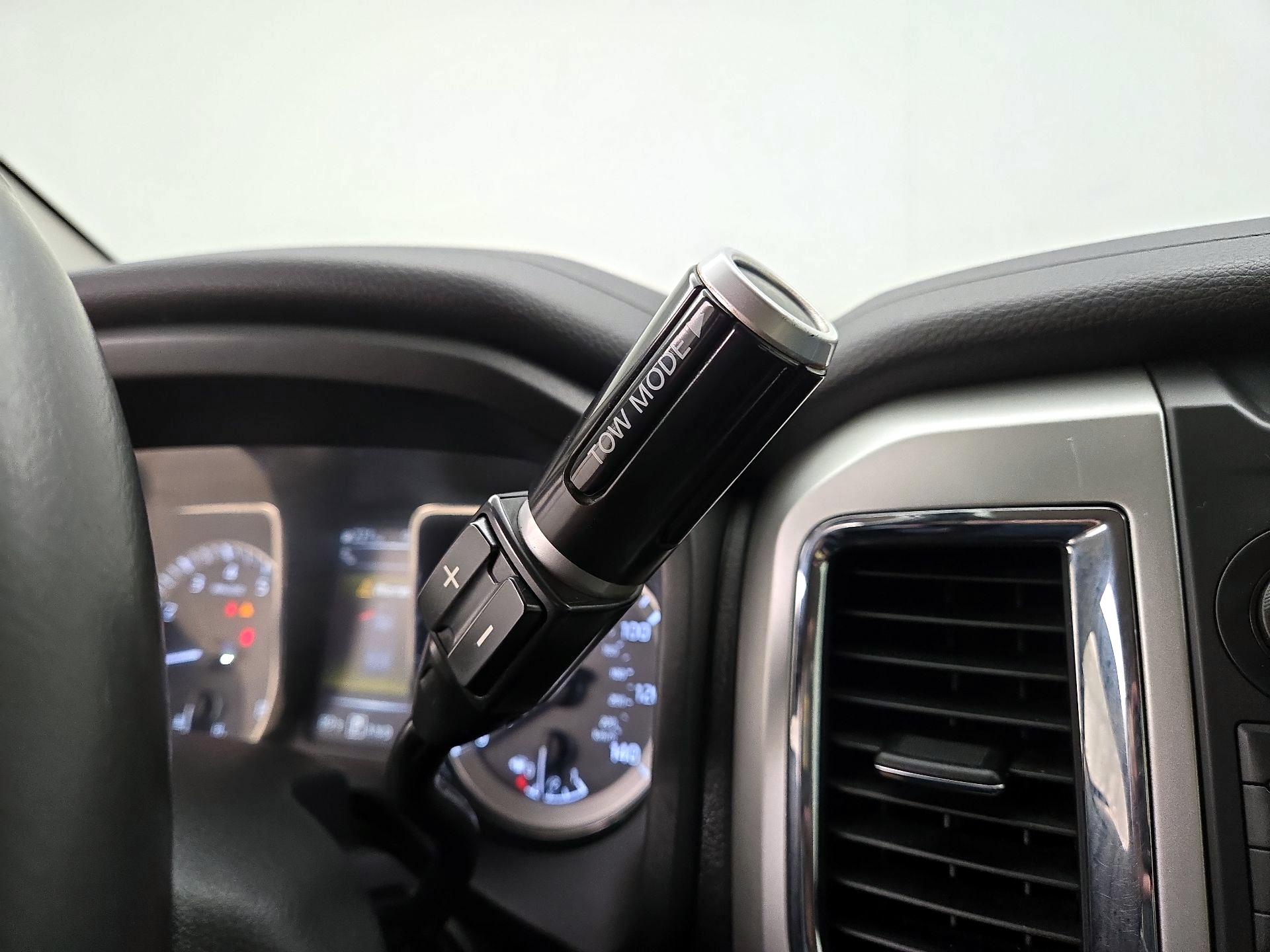 Thumbnail: 2018 Nissan Titan - 18