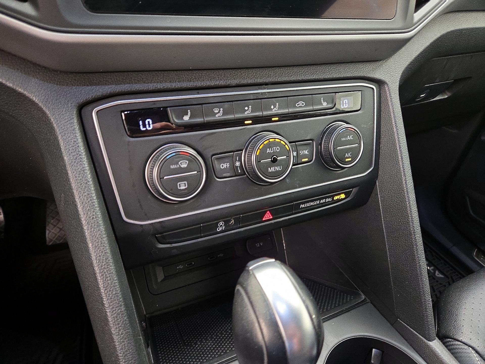 Thumbnail: 2021 Volkswagen Atlas - 16