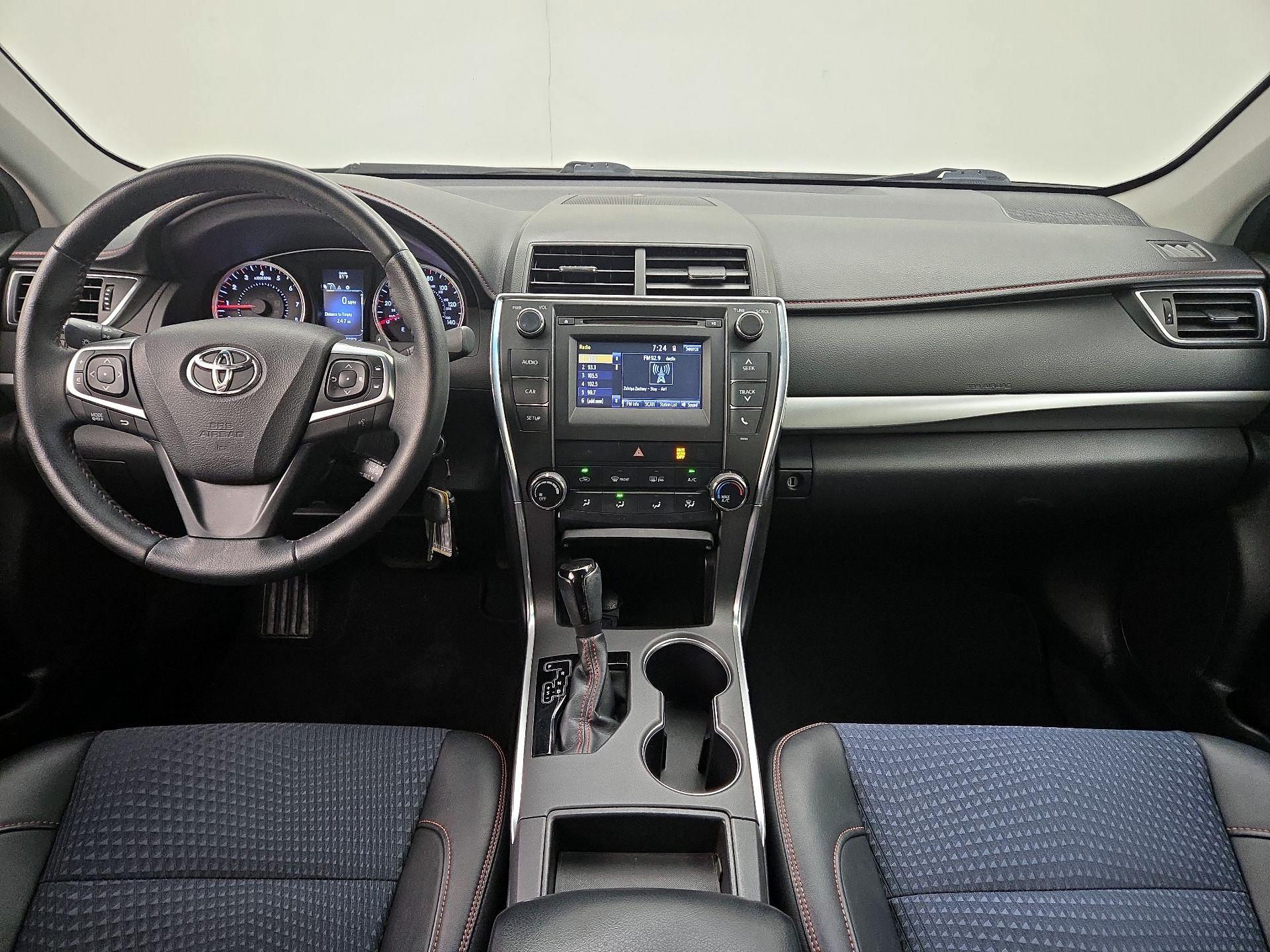 Thumbnail: 2015 Toyota Camry - 9