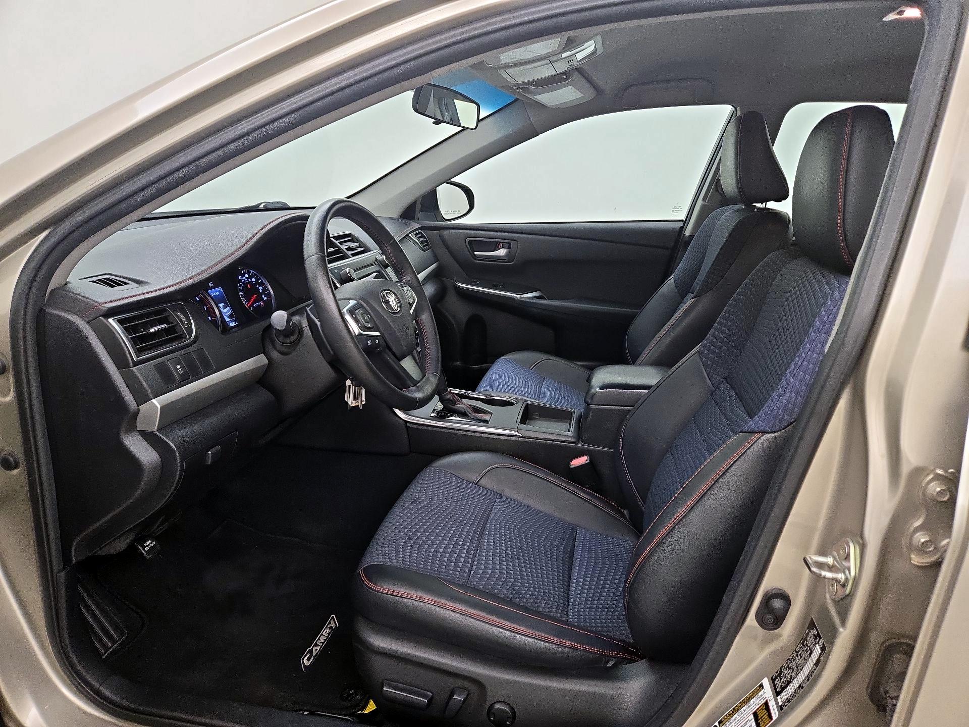 Thumbnail: 2015 Toyota Camry - 11