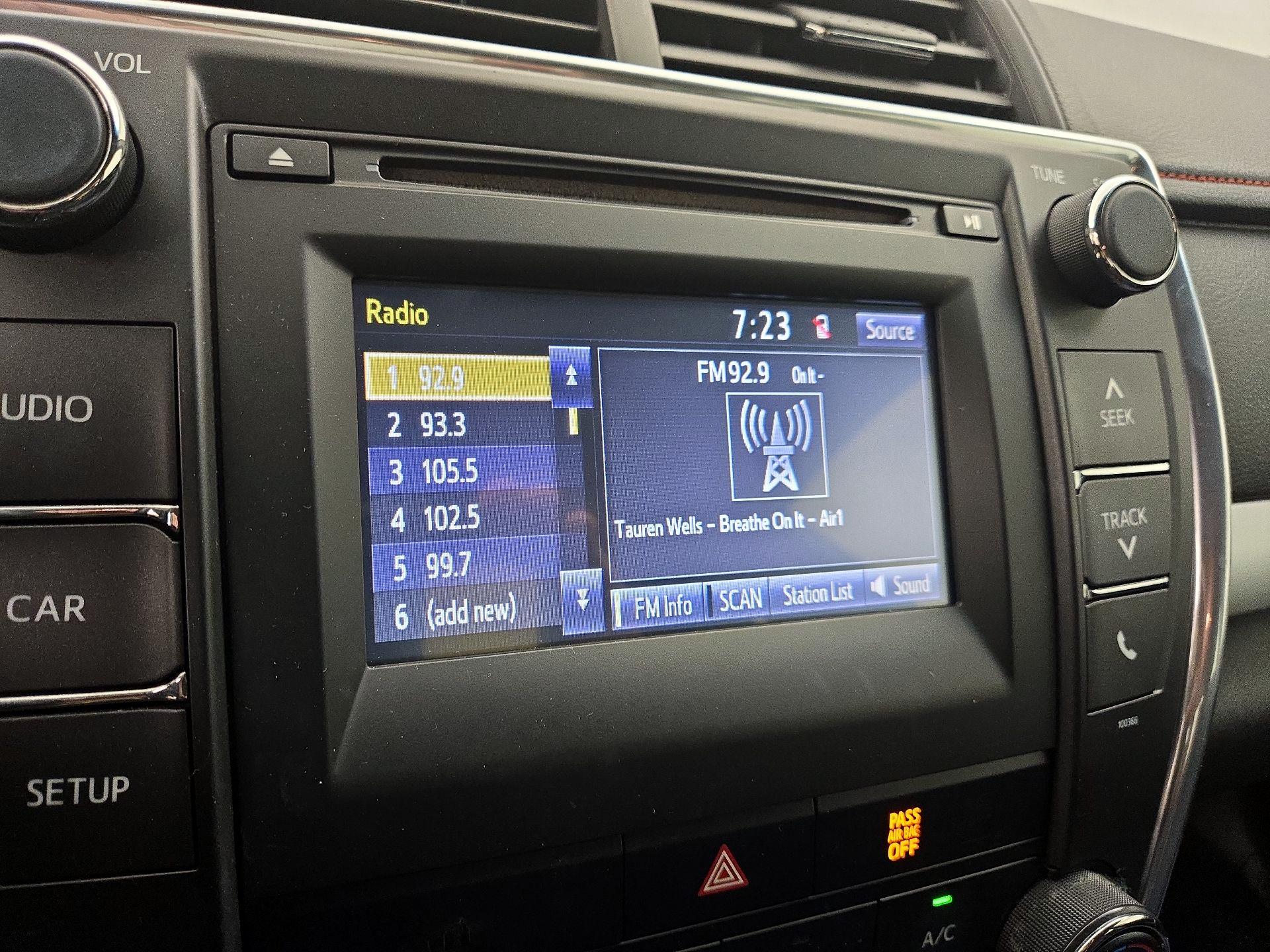 Thumbnail: 2015 Toyota Camry - 15