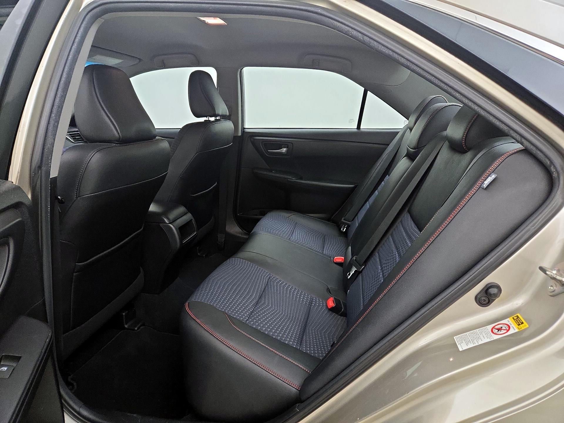 Thumbnail: 2015 Toyota Camry - 19