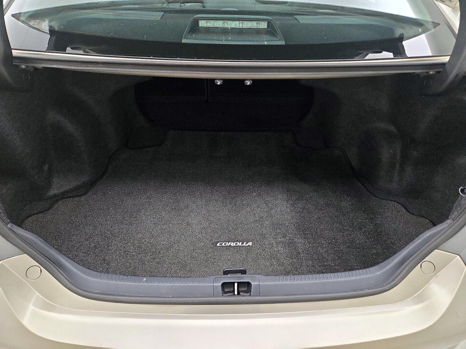 Thumbnail: 2015 Toyota Camry - 20
