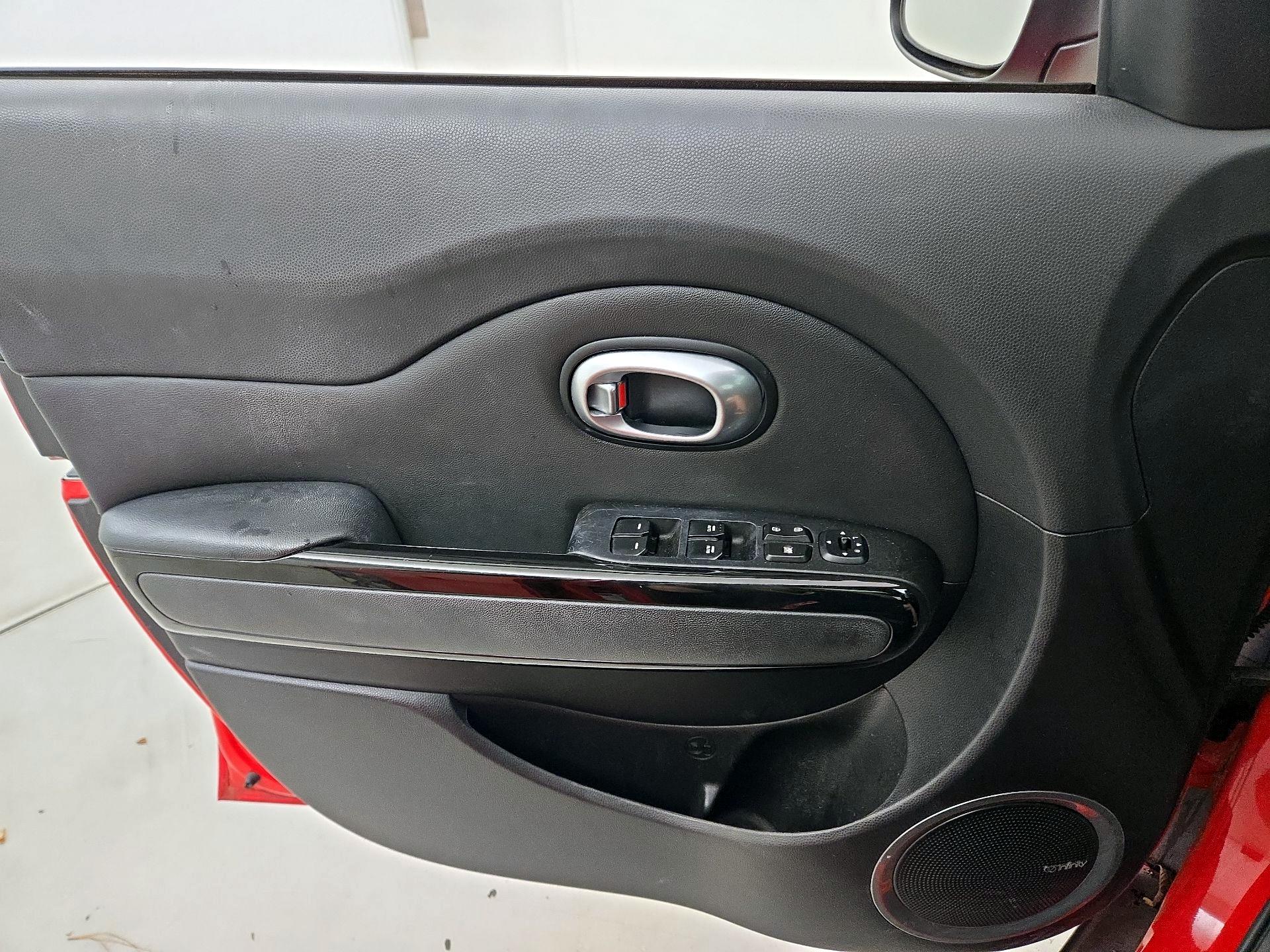 Thumbnail: 2015 Kia Soul - 12