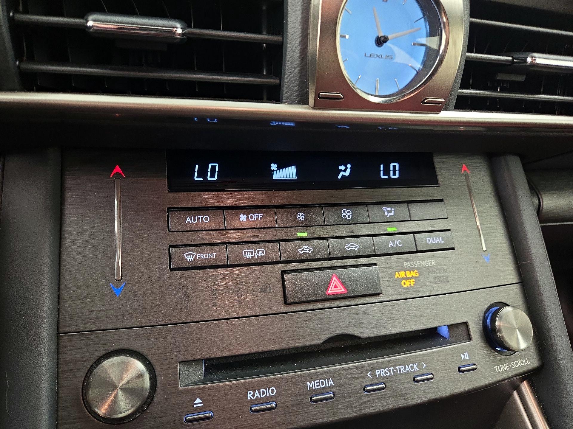 Thumbnail: 2019 Lexus IS - 16