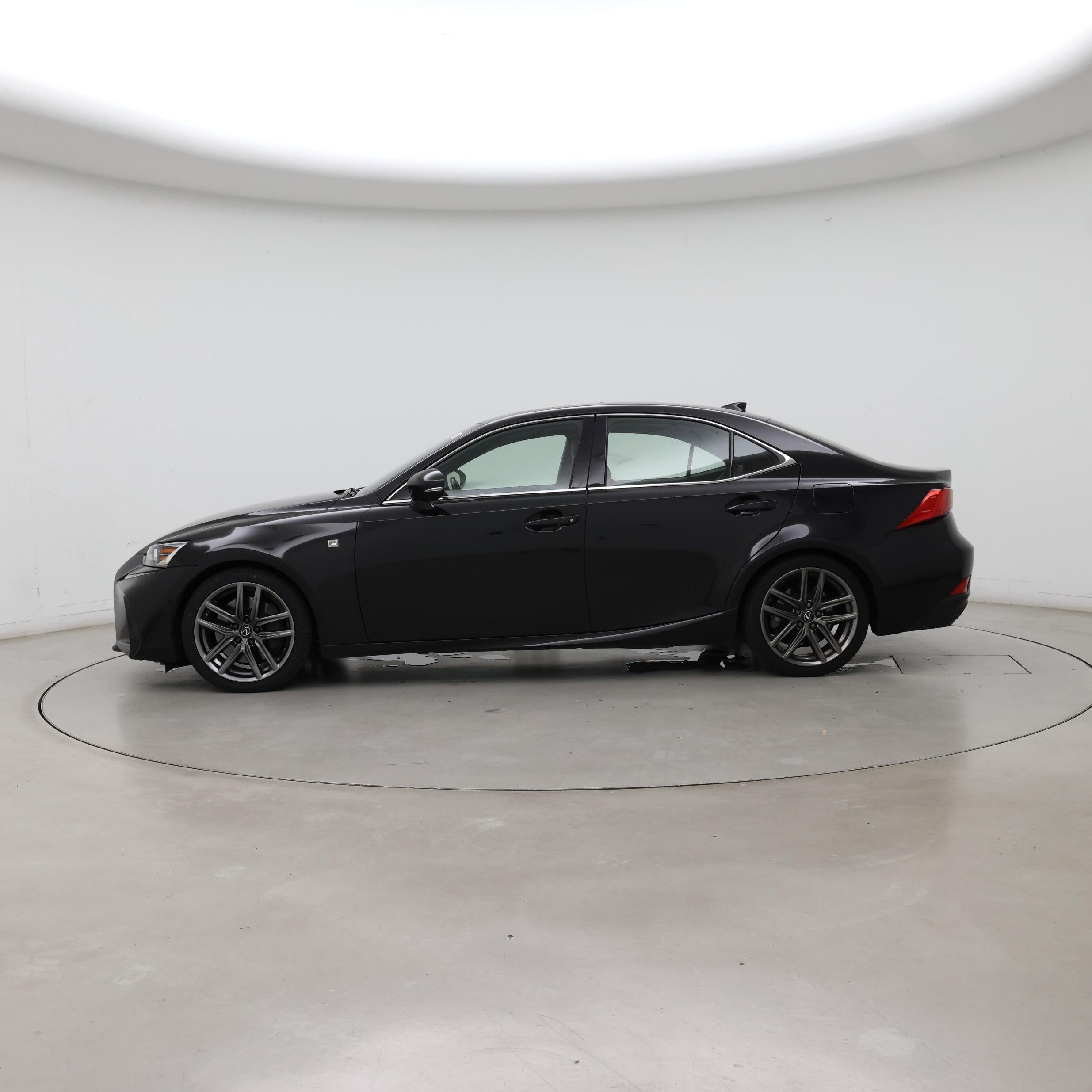 Thumbnail: 2019 Lexus IS - 3