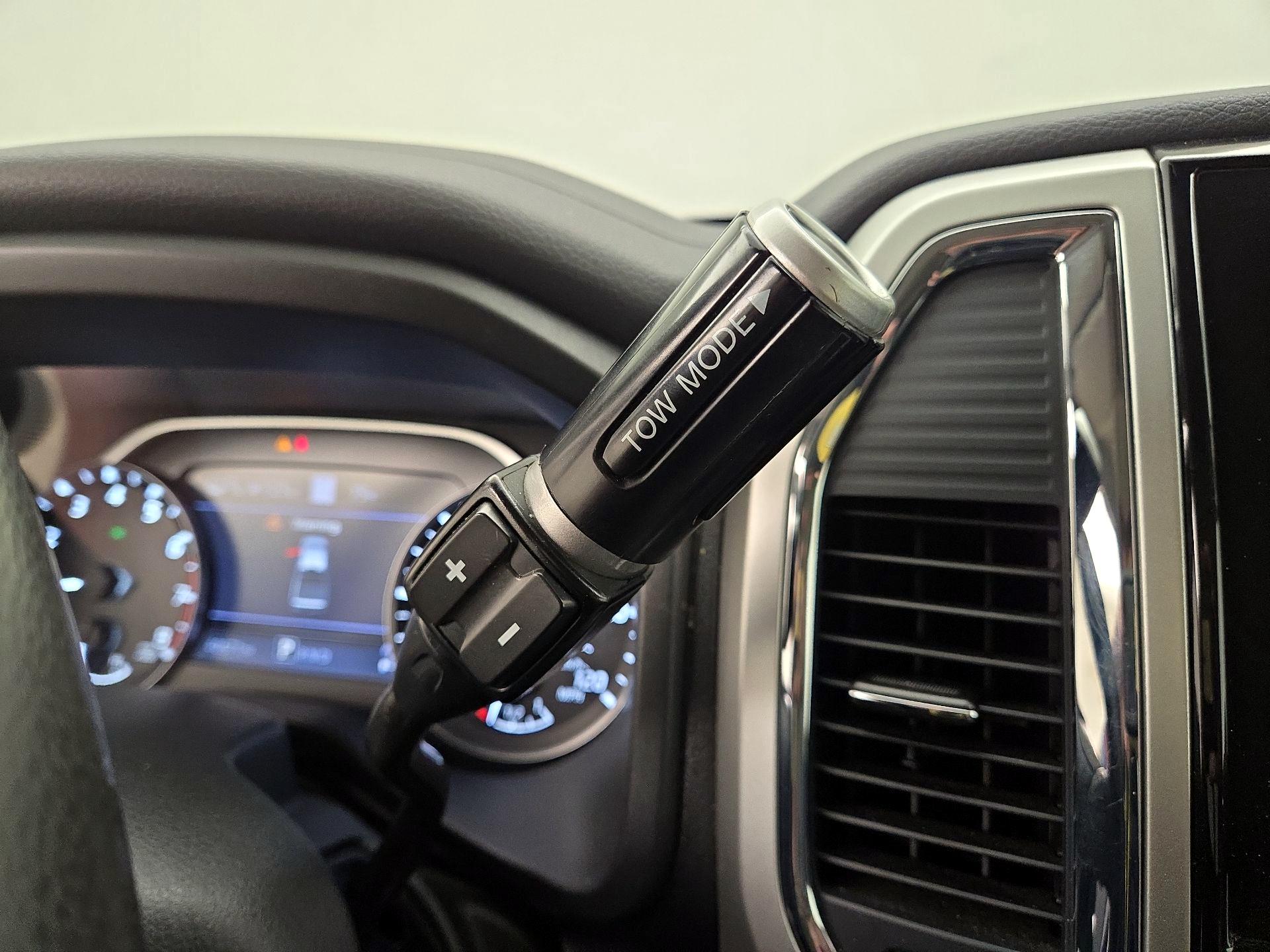 Thumbnail: 2021 Nissan Titan - 18