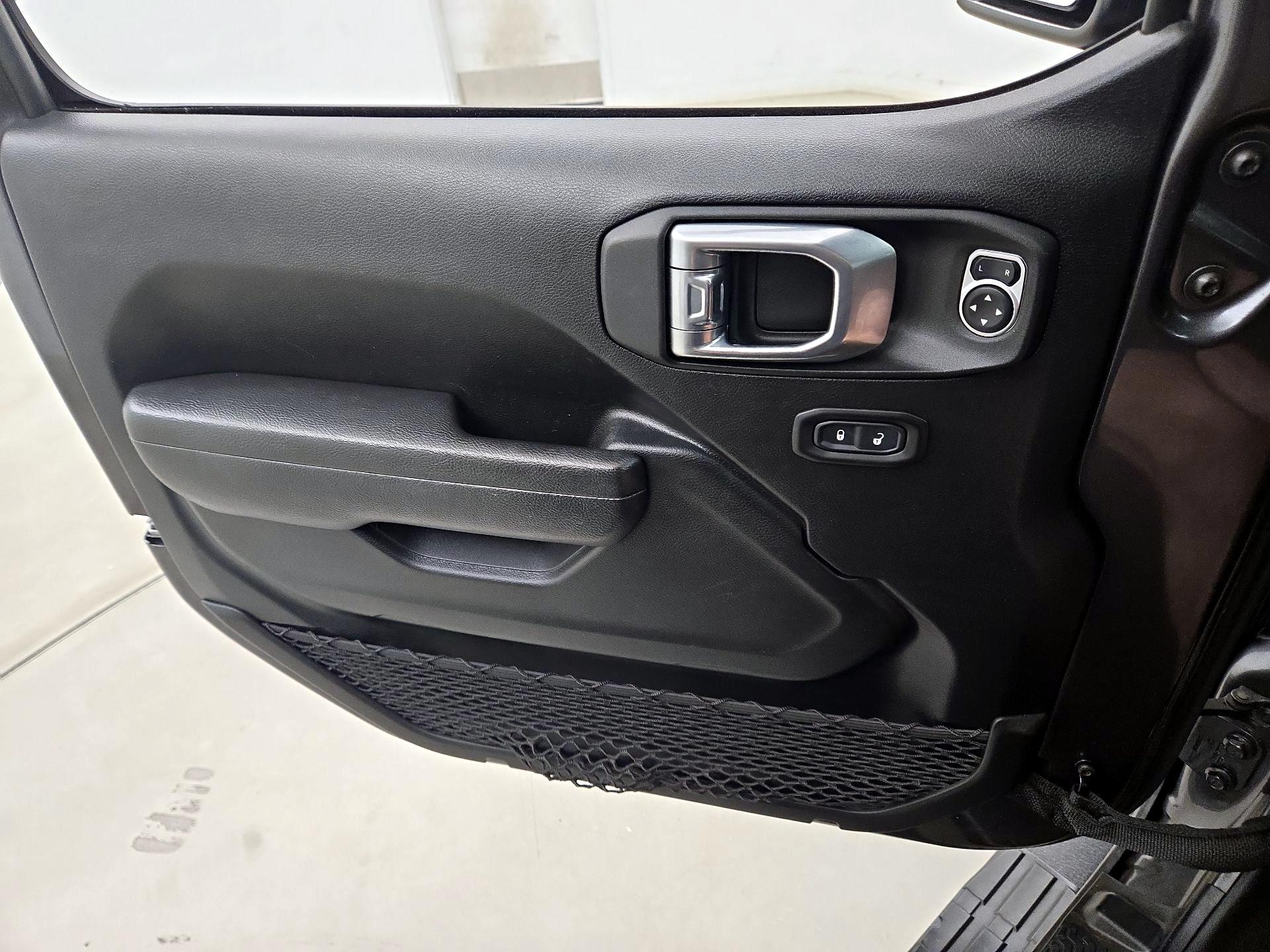 Thumbnail: 2022 Jeep Wrangler - 12