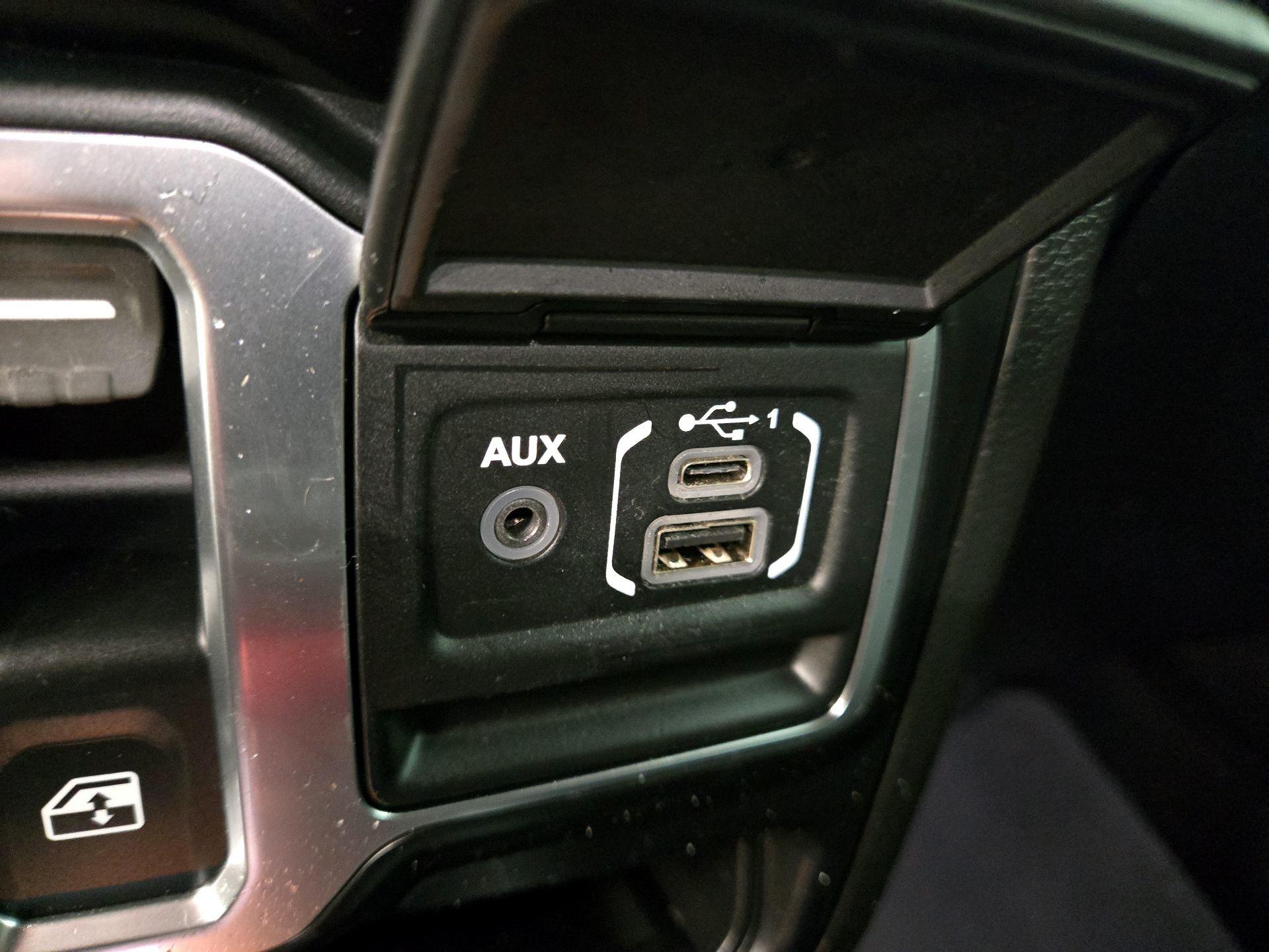 Thumbnail: 2022 Jeep Wrangler - 18