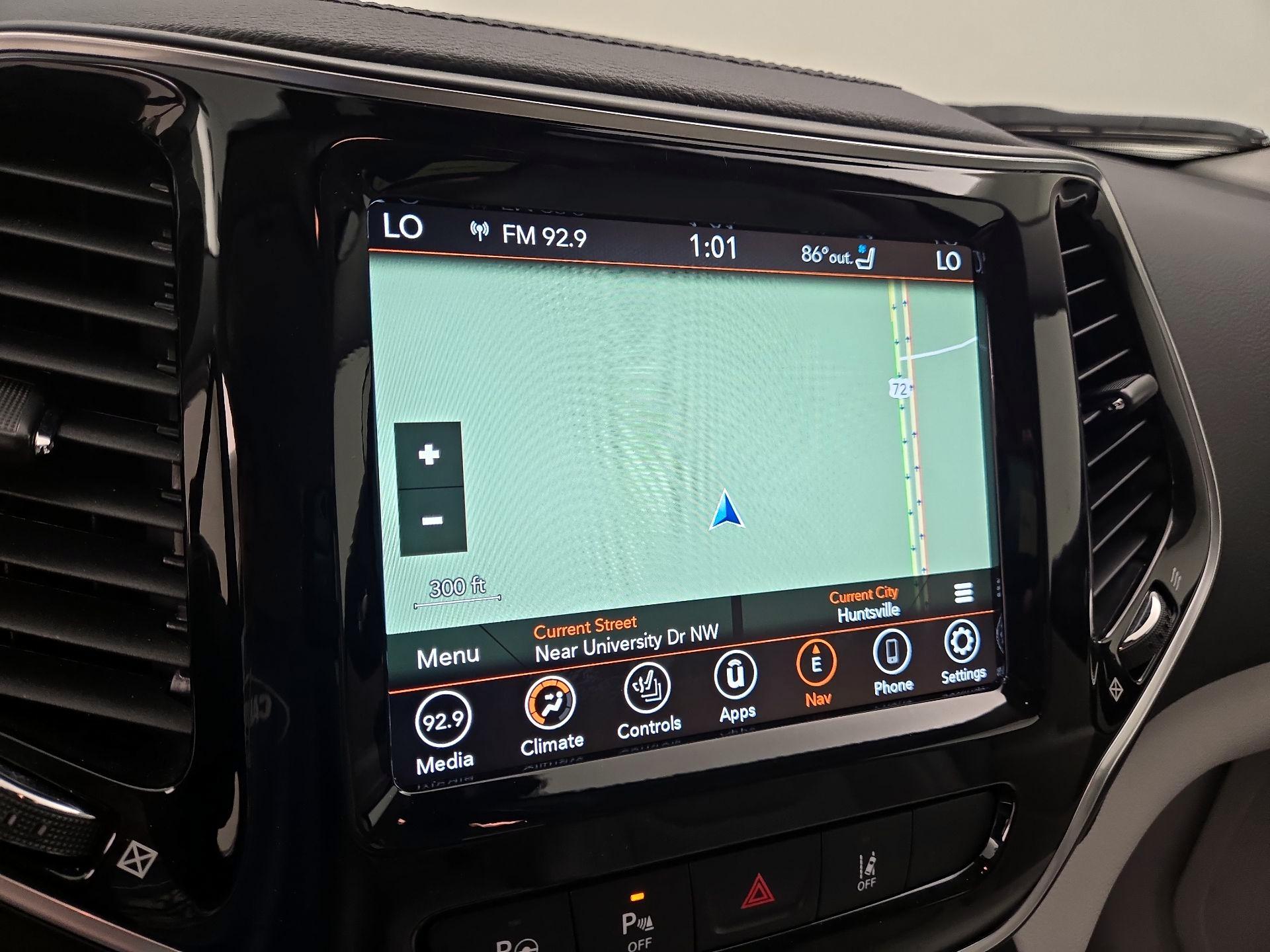Thumbnail: 2021 Jeep Cherokee - 14
