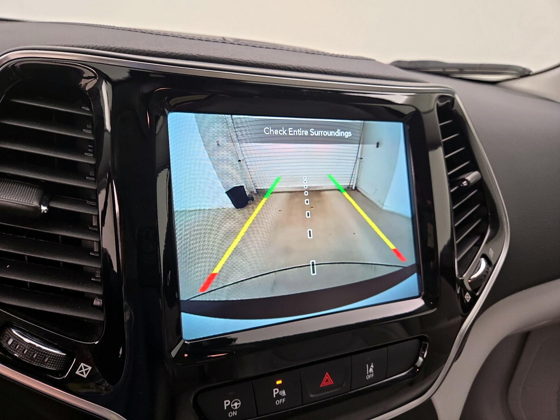 Thumbnail: 2021 Jeep Cherokee - 15