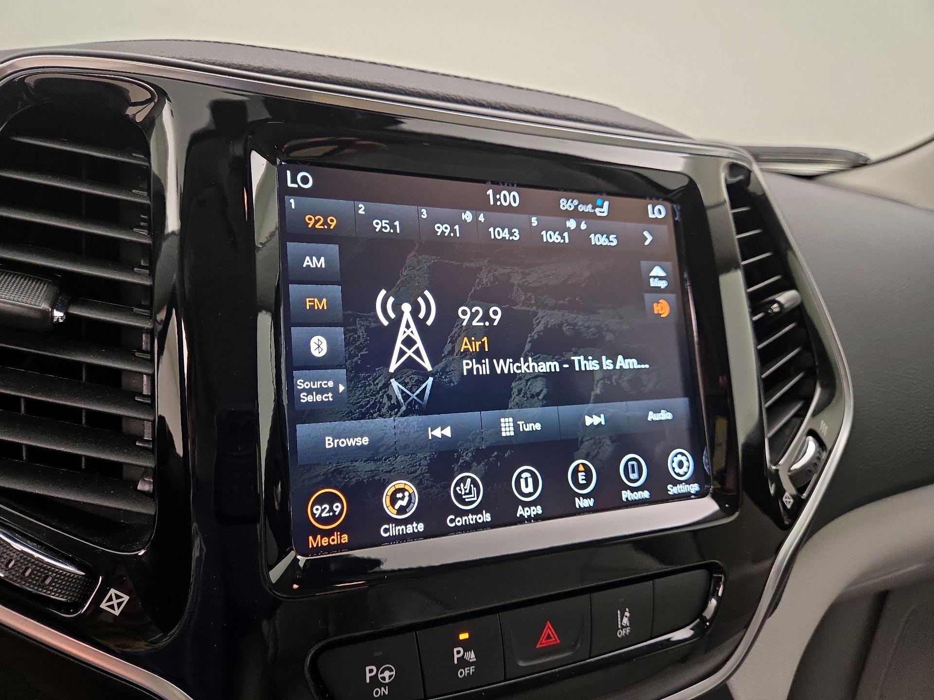 Thumbnail: 2021 Jeep Cherokee - 16