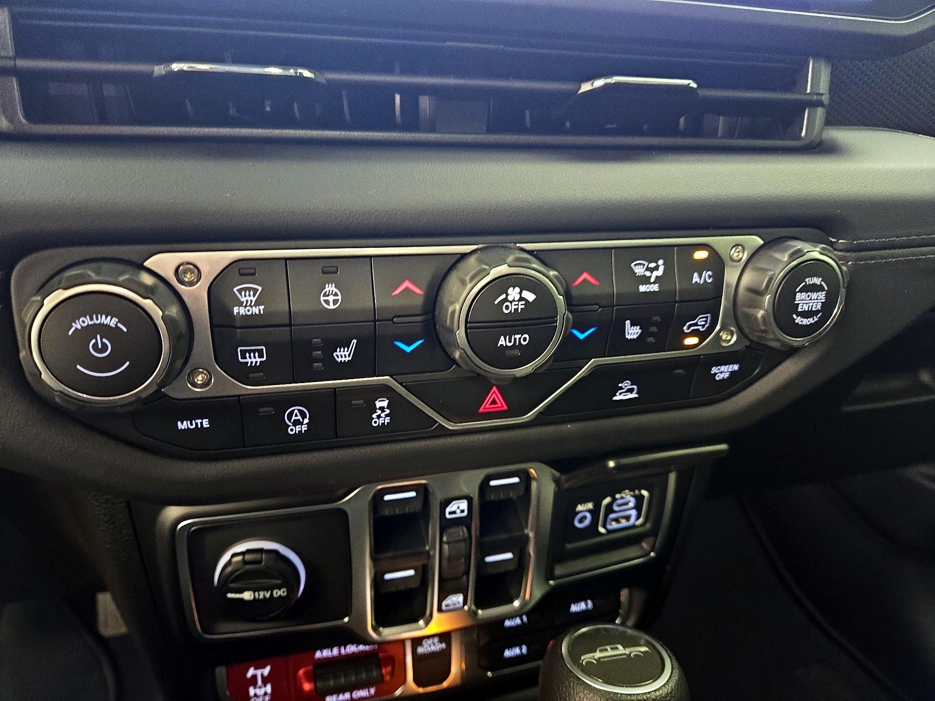 Thumbnail: 2025 Jeep Gladiator - 17
