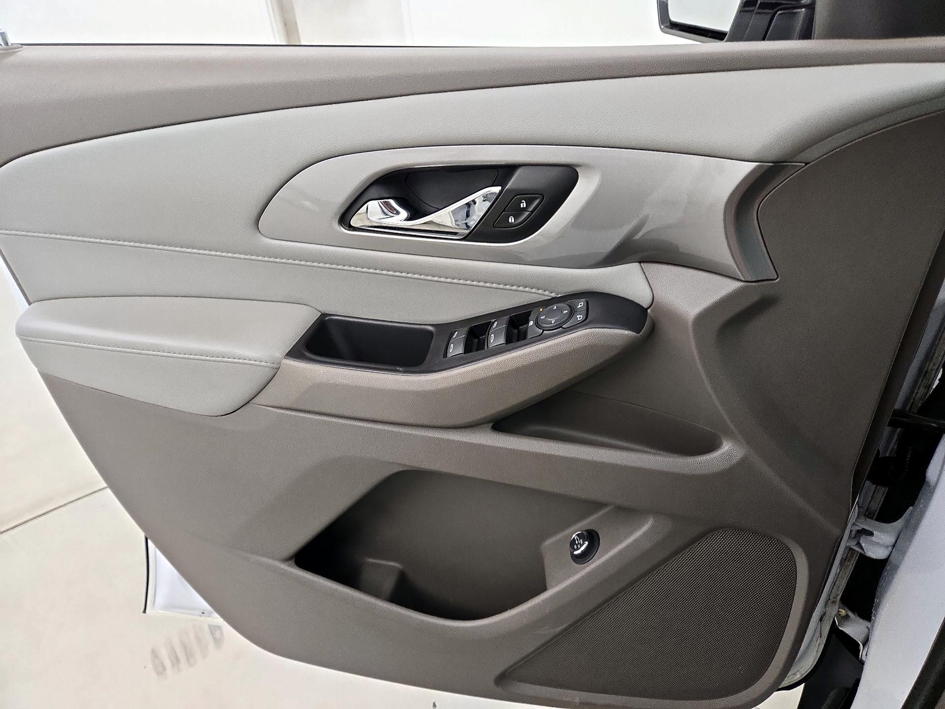Thumbnail: 2020 Chevrolet Traverse - 12