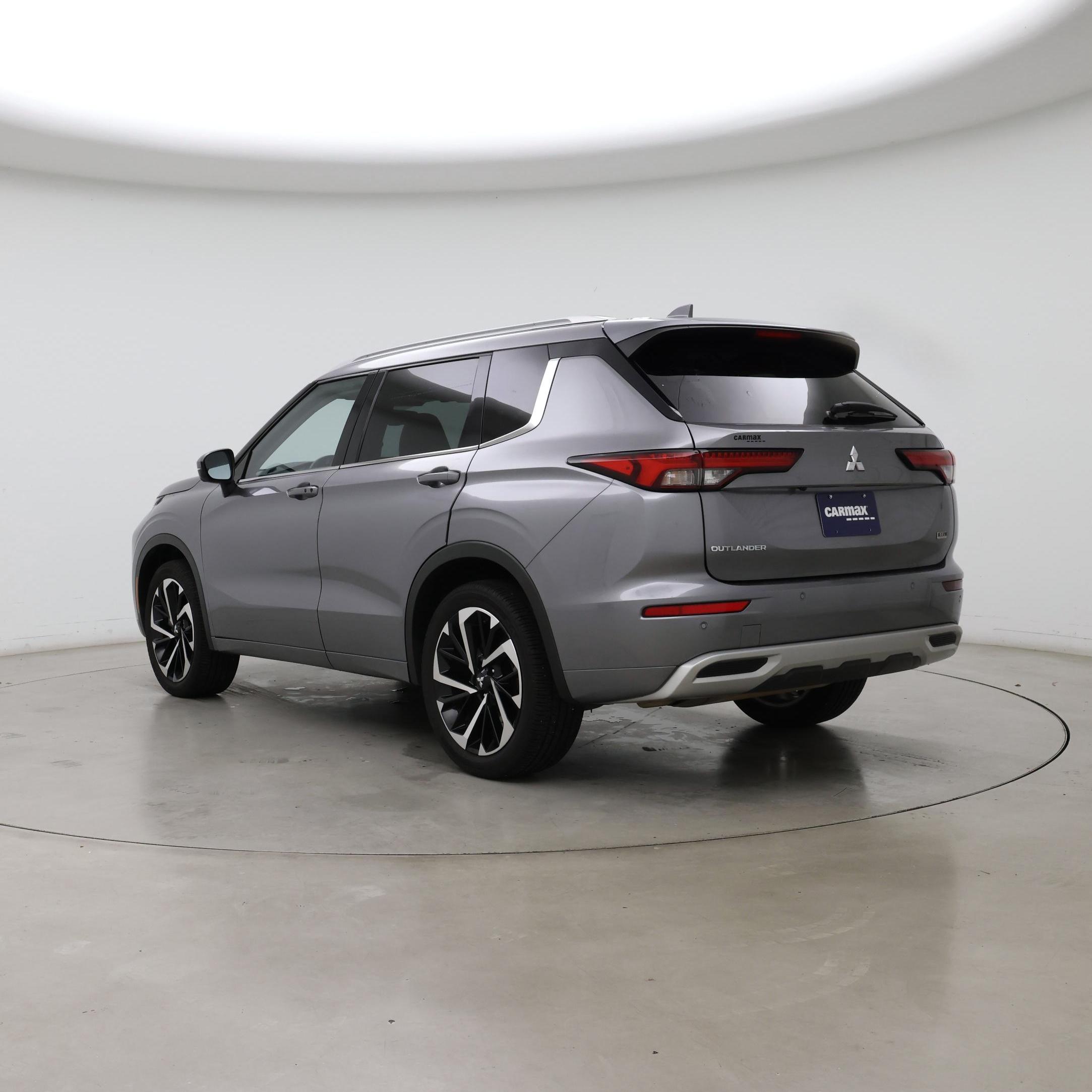 Thumbnail: 2022 Mitsubishi Outlander - 2