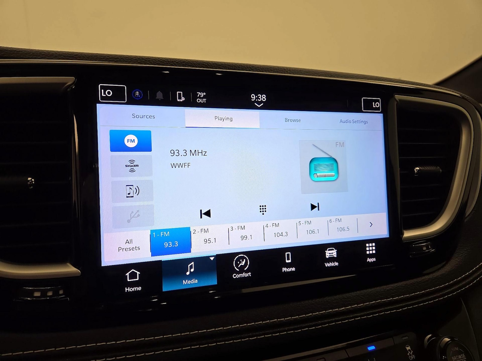 2021 Chrysler Pacifica Touring - Photo 16