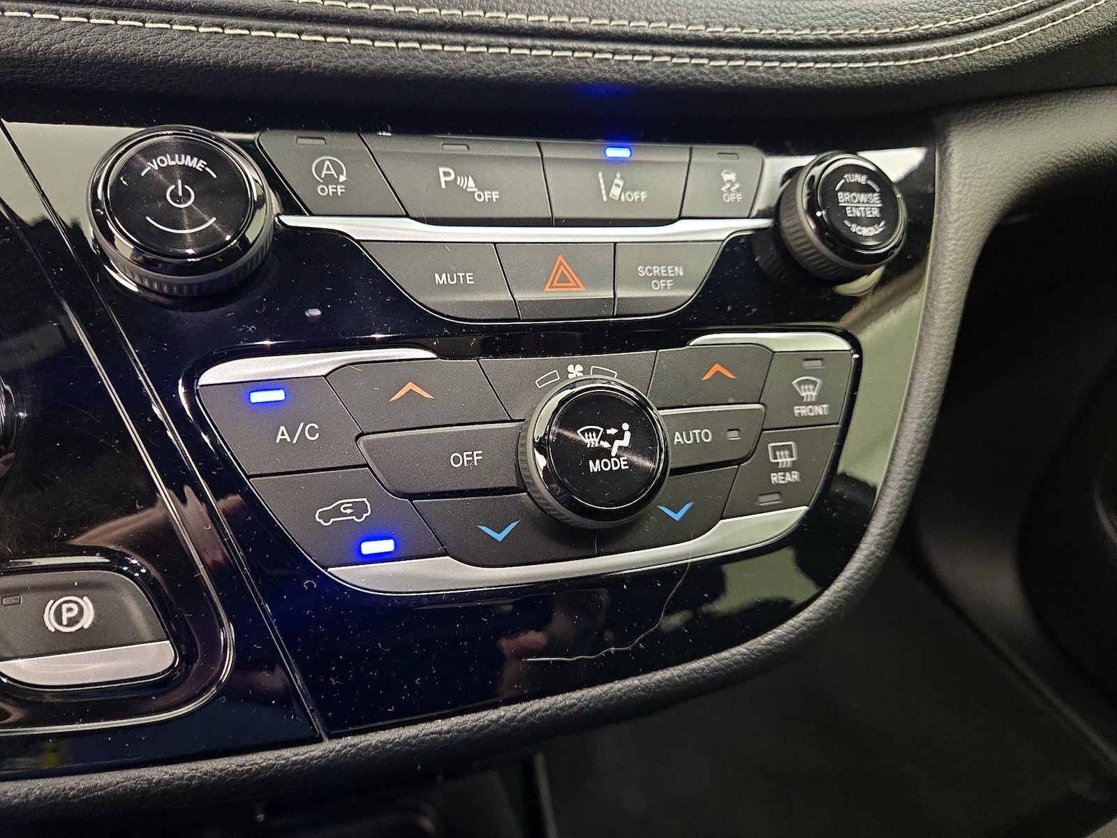 2021 Chrysler Pacifica Touring - Photo 17