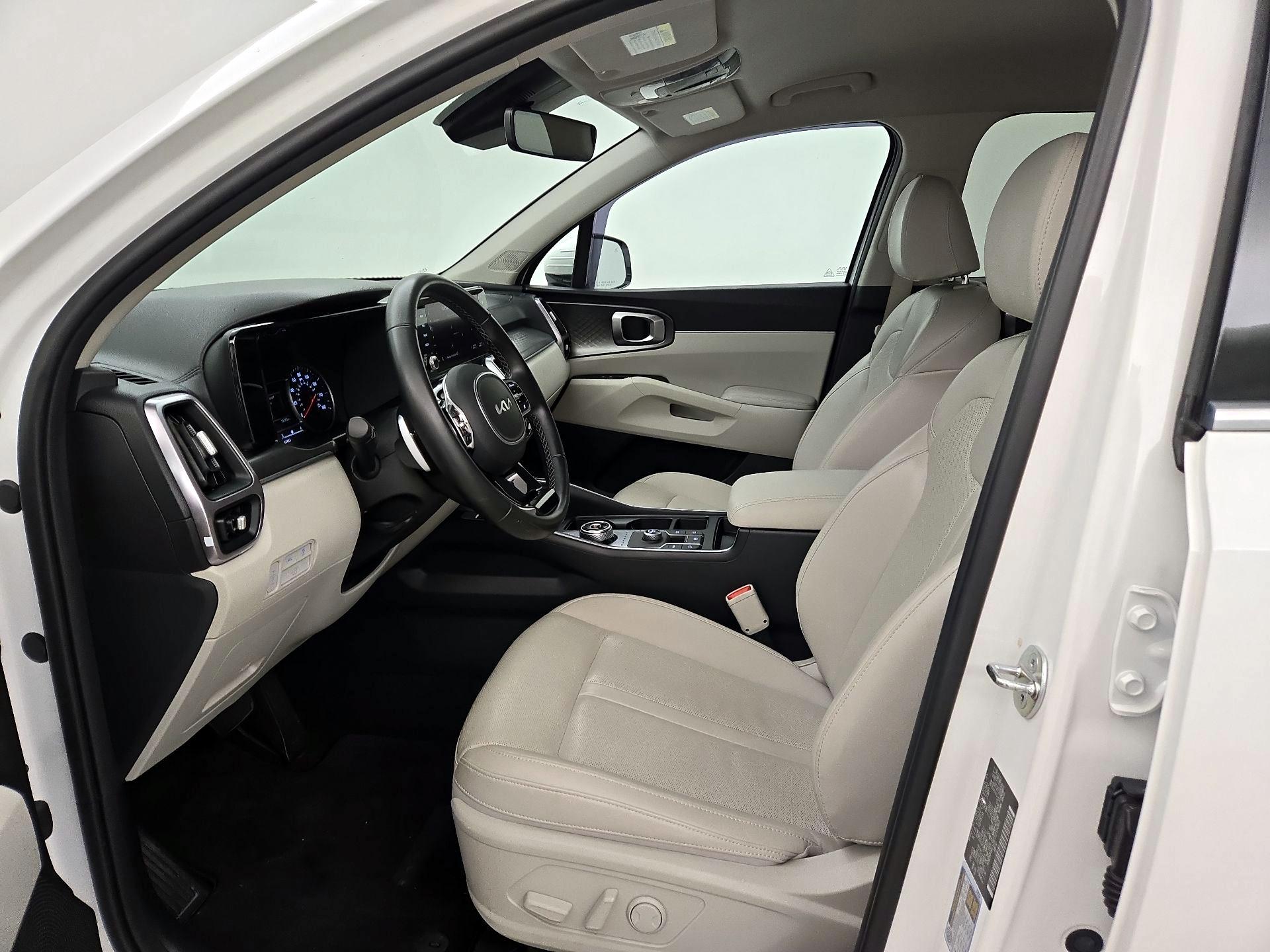 Thumbnail: 2023 Kia Sorento - 11