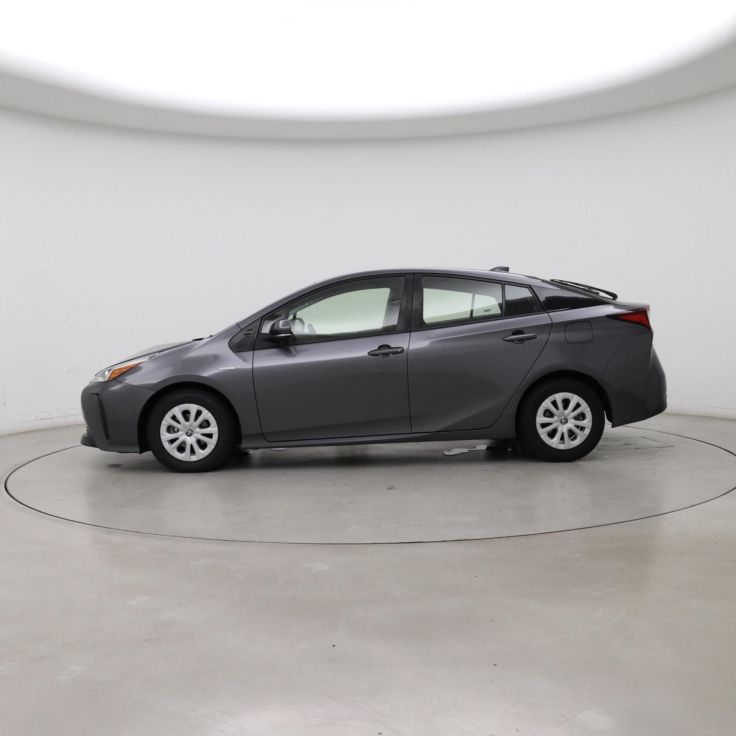 Thumbnail: 2022 Toyota Prius - 3