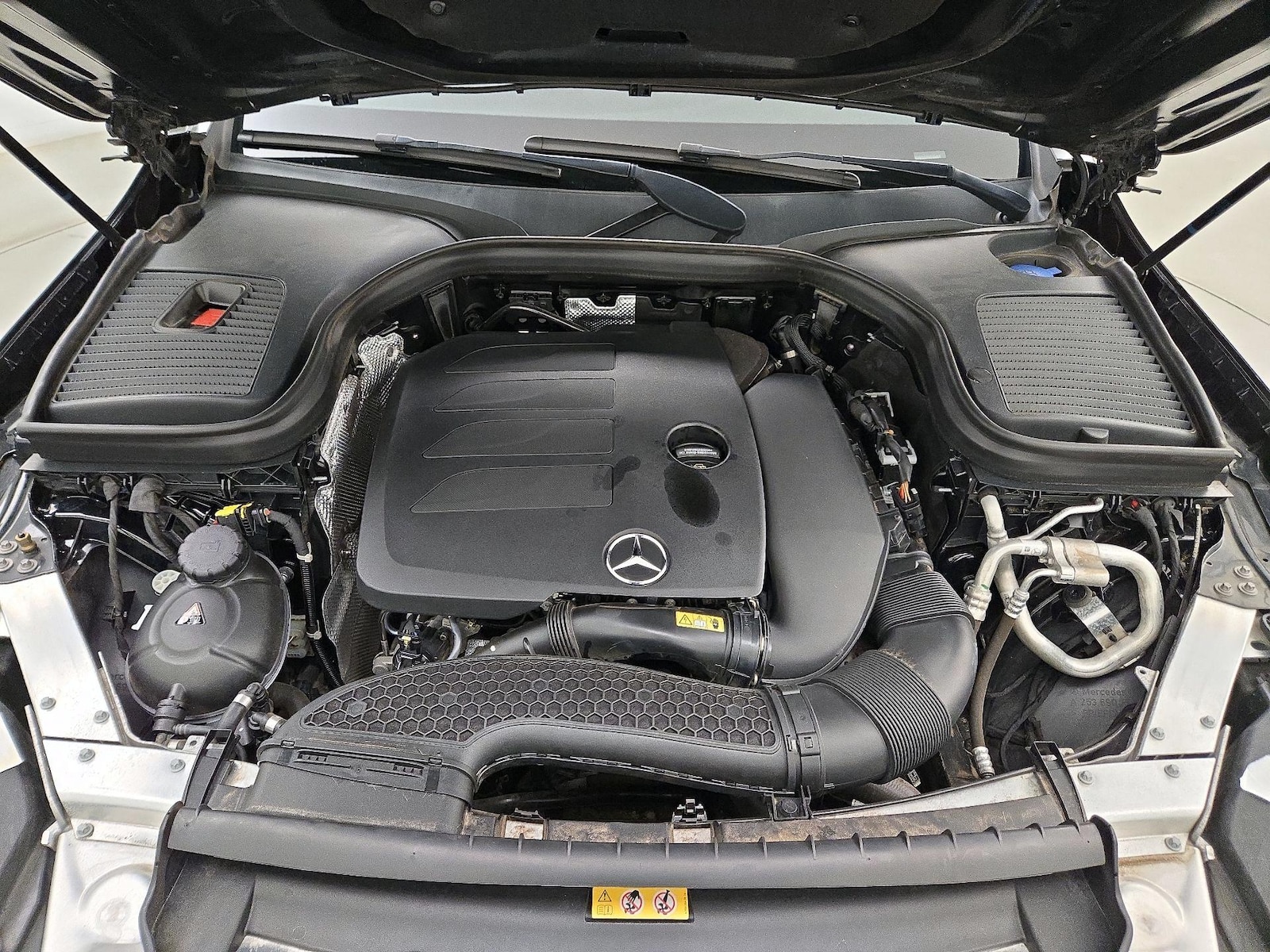 2021 Mercedes-Benz GLC Coupe GLC300 - Photo 23