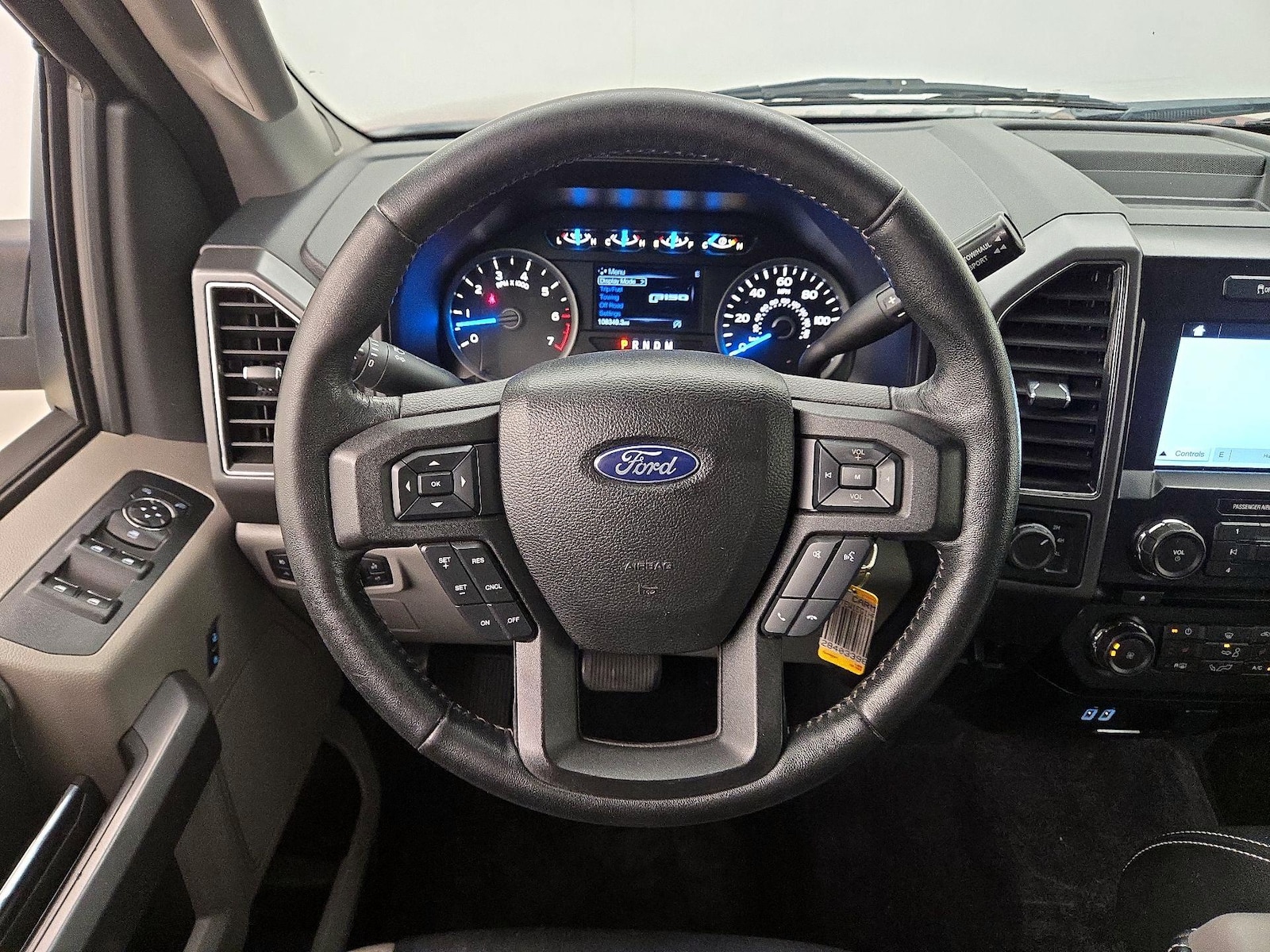 2017 Ford F-150 XLT - Photo 11