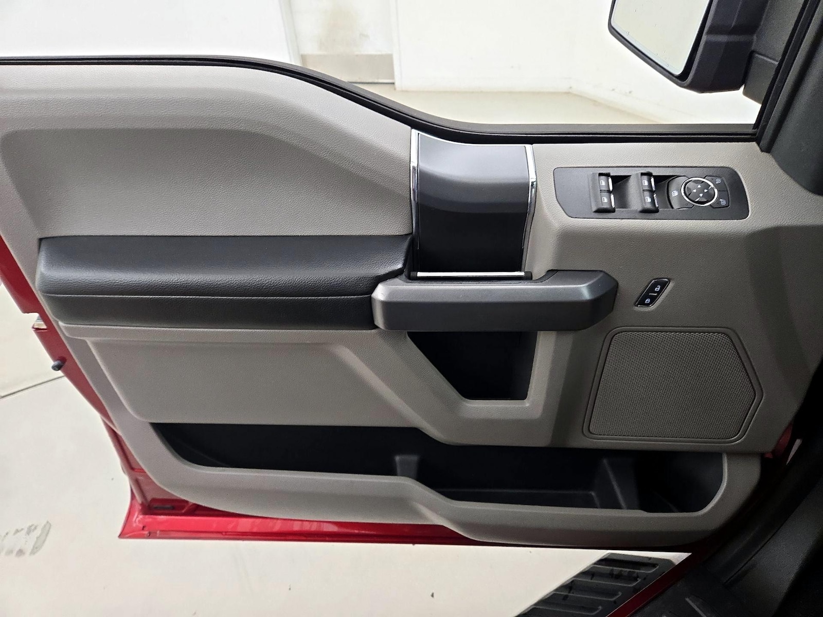 2017 Ford F-150 XLT - Photo 13