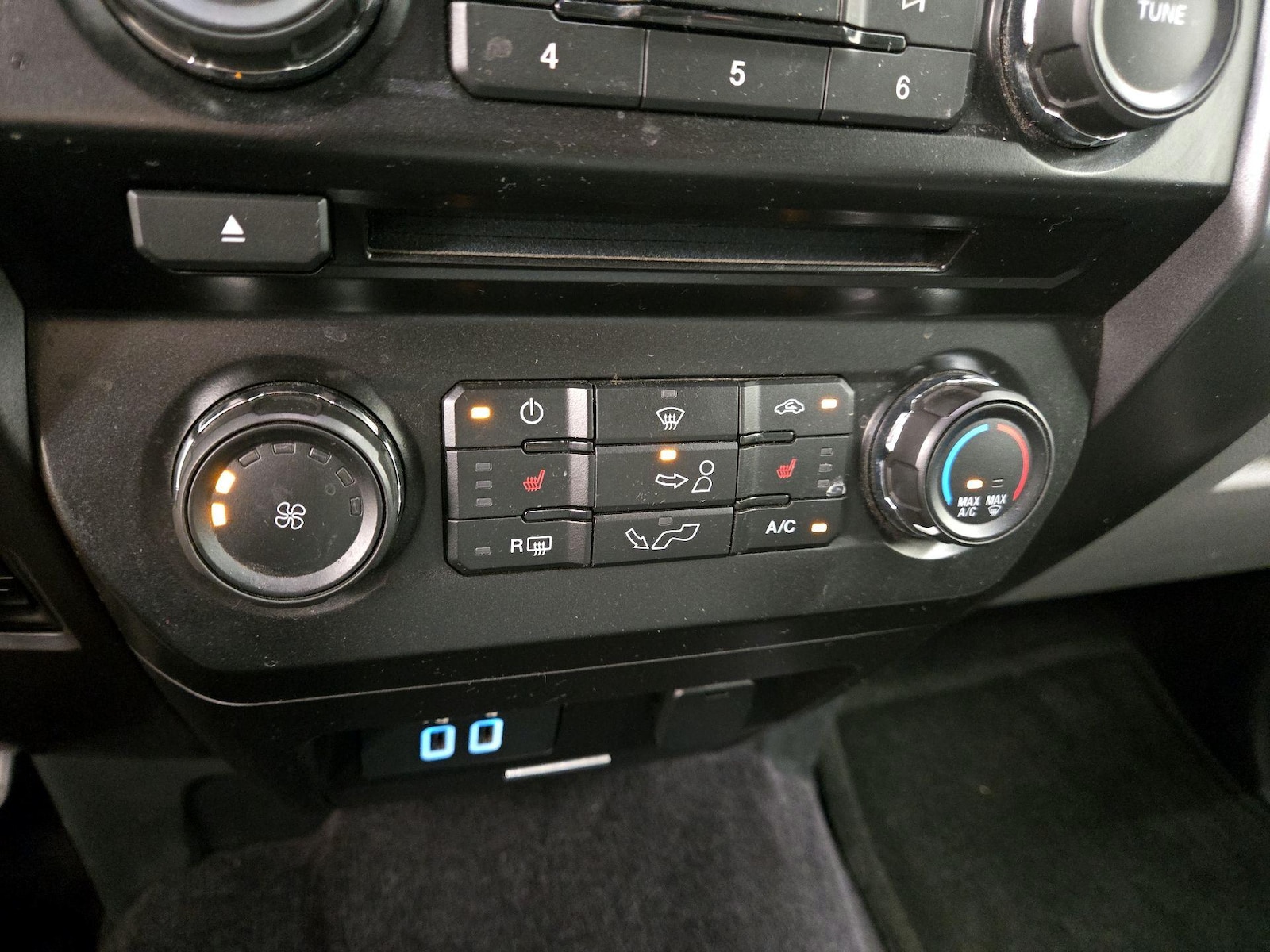 2017 Ford F-150 XLT - Photo 18