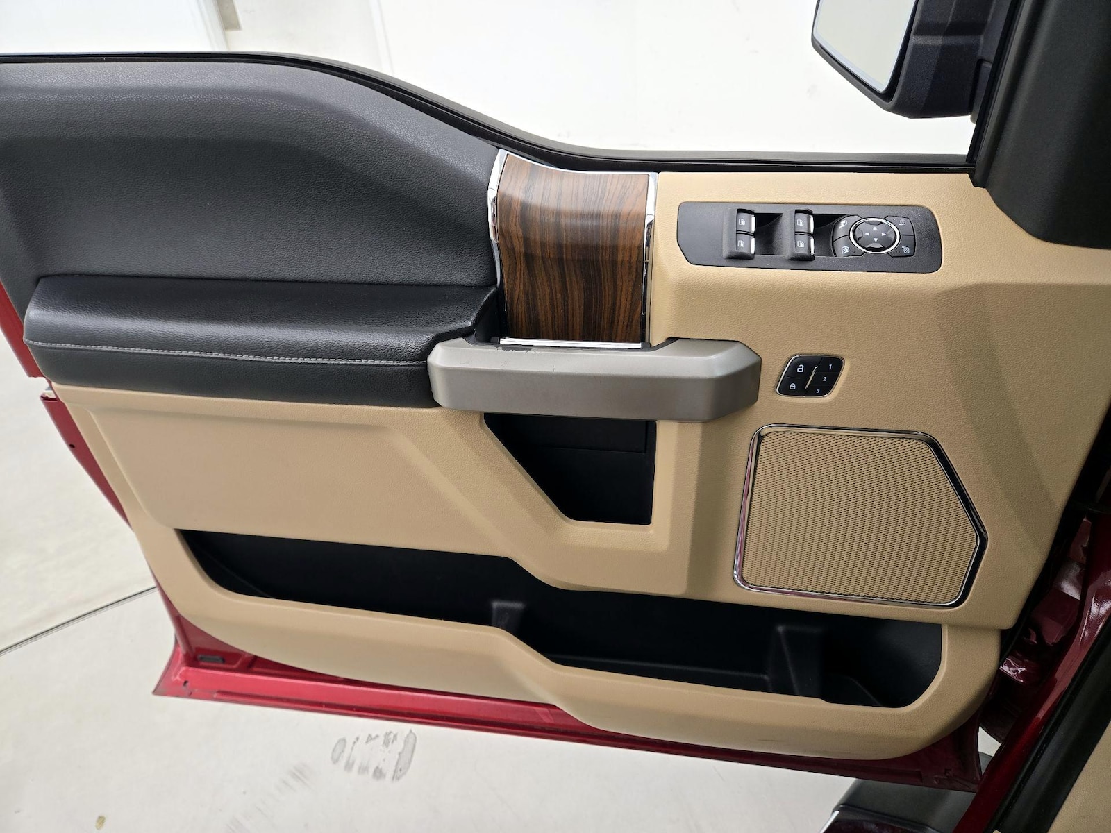2017 Ford F-150 Lariat - Photo 13