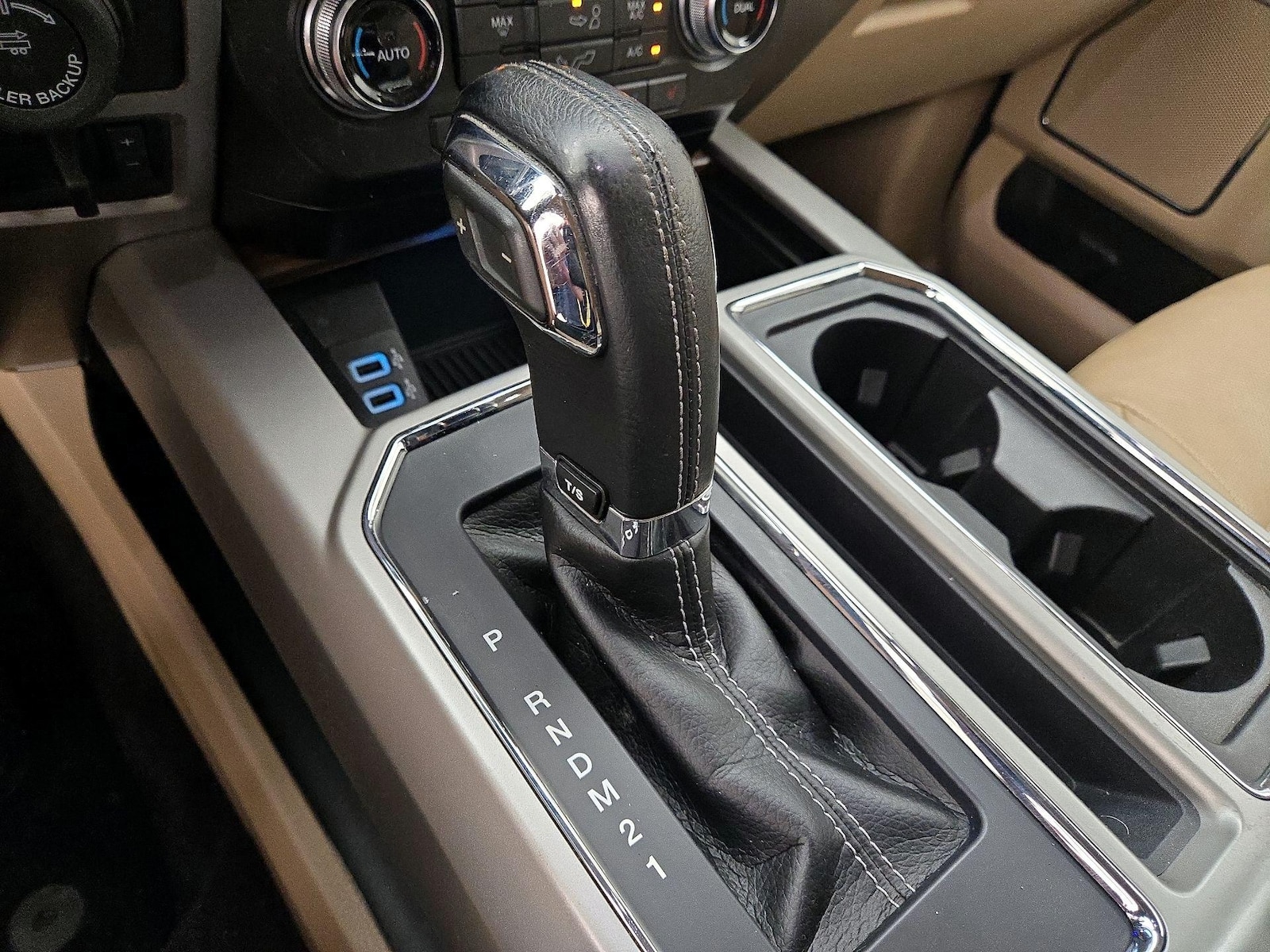 2017 Ford F-150 Lariat - Photo 19