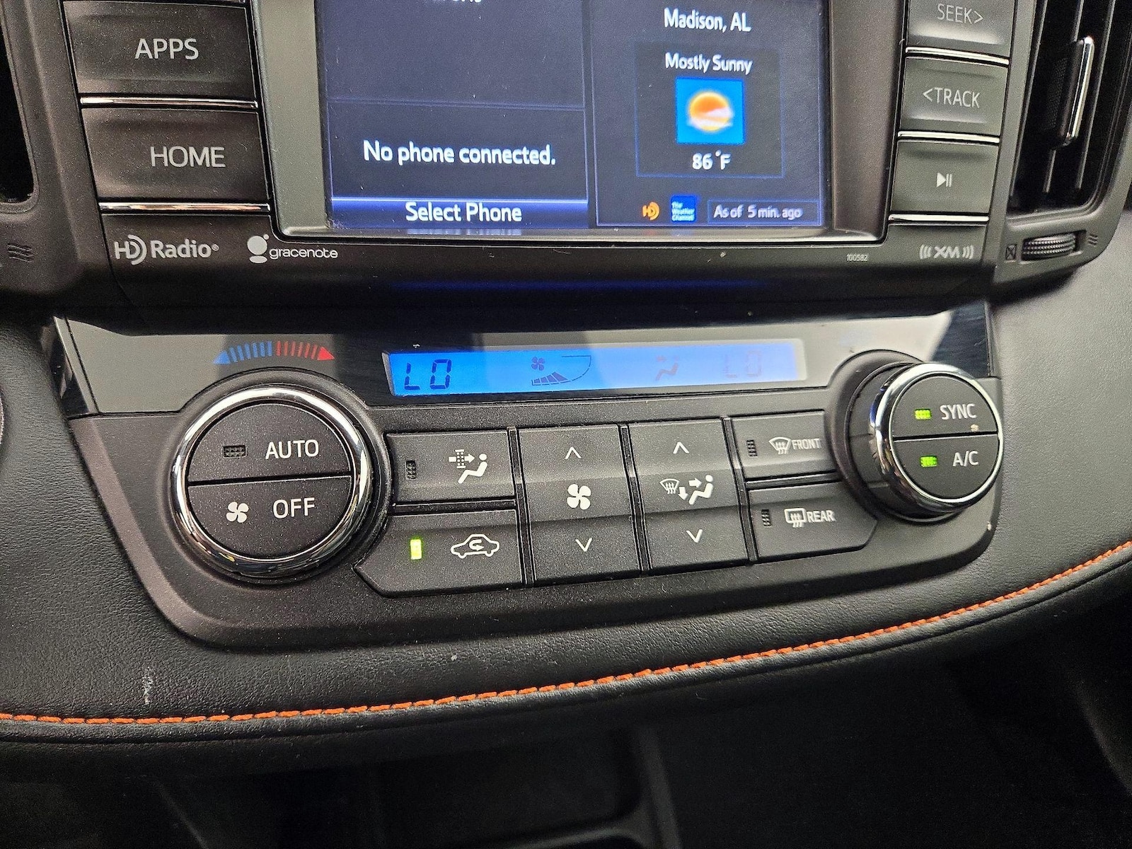 2017 Toyota RAV4 SE - Photo 17