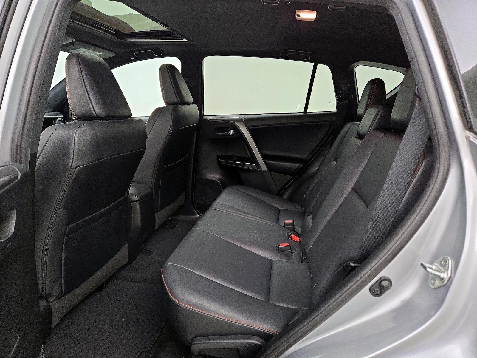 2017 Toyota RAV4 SE - Photo 21
