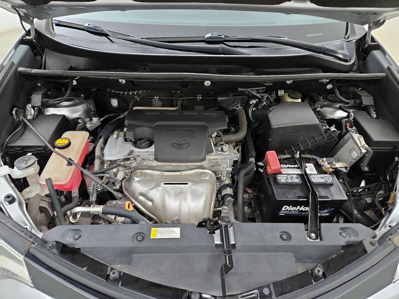 2017 Toyota RAV4 SE - Photo 23