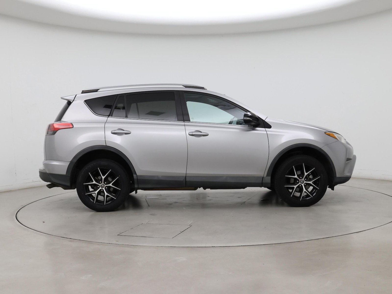2017 Toyota RAV4 SE - Photo 8