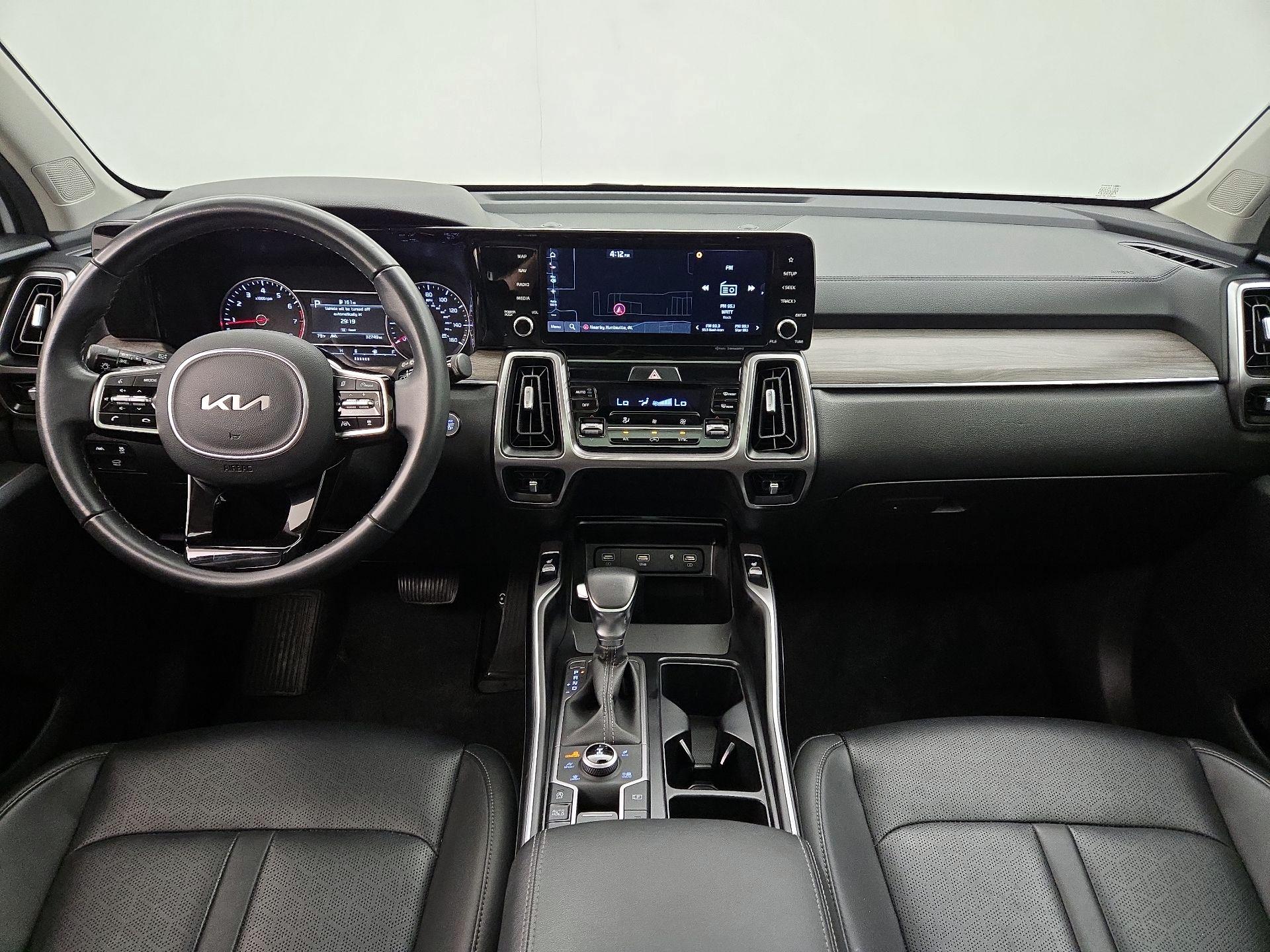 Thumbnail: 2023 Kia Sorento - 9