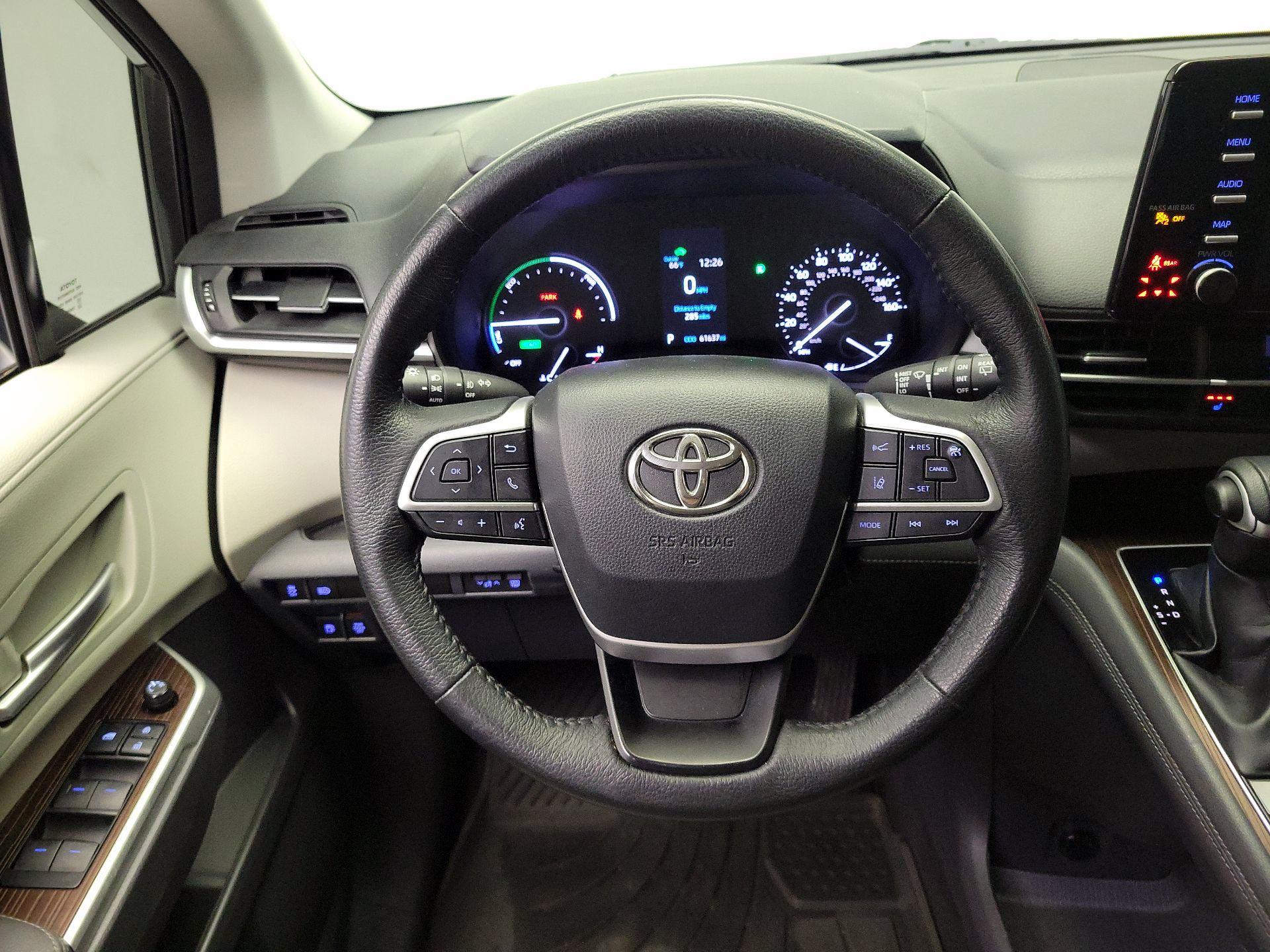 Thumbnail: 2022 Toyota Sienna - 10