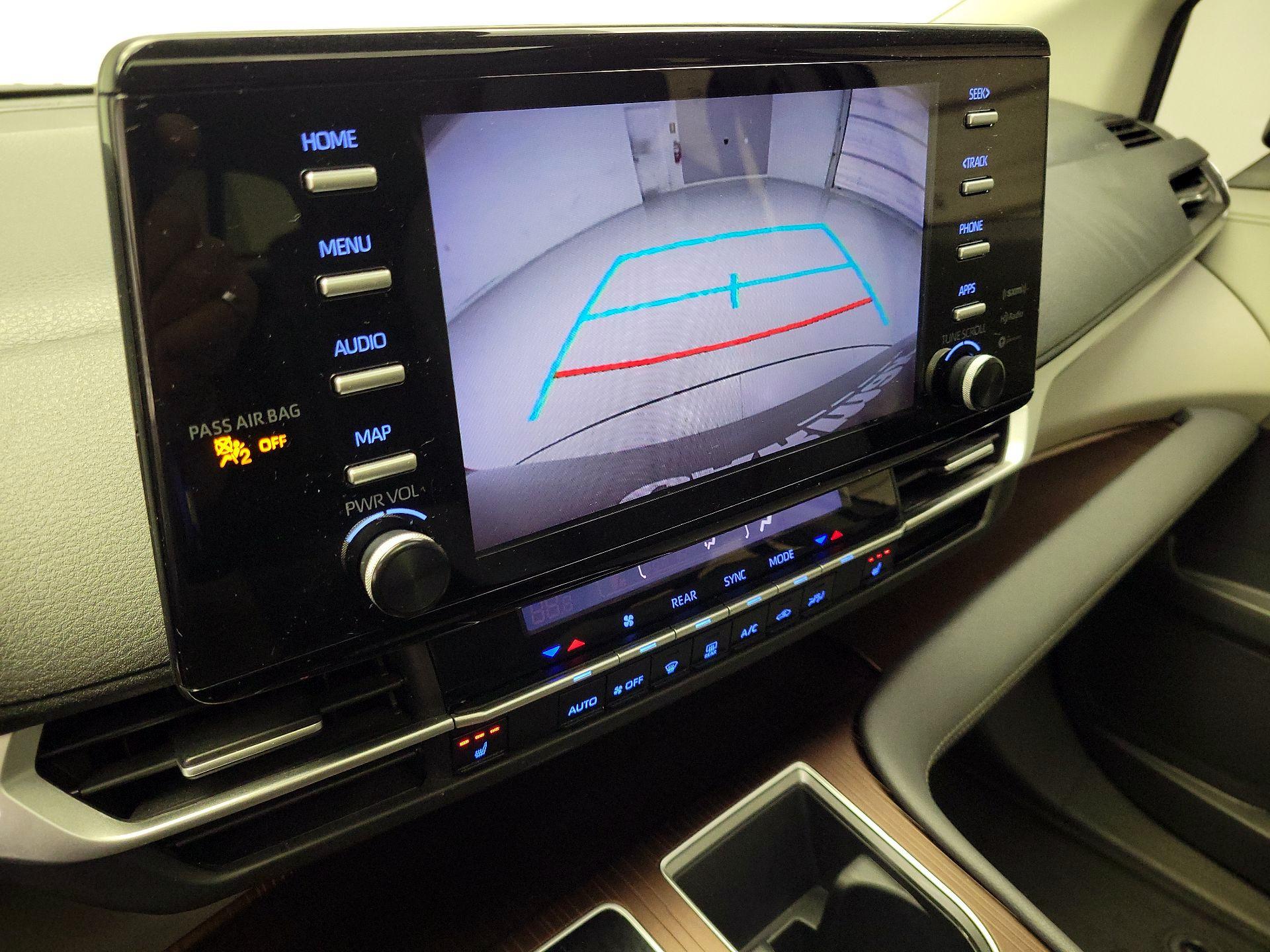 Thumbnail: 2022 Toyota Sienna - 14